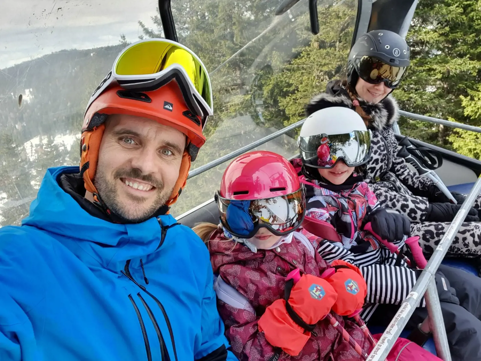 Martin Šmahel s partnerkou Beátou a dcérkami Miou a Lilly