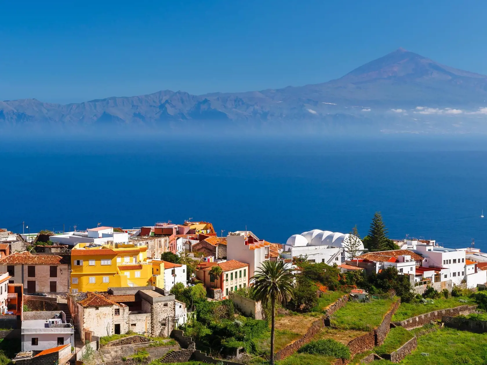 Teide na španielskom ostrove Tenerife je jednou z najľahšie dostupných sopiek. Dostanete sa sem lanovkou.
