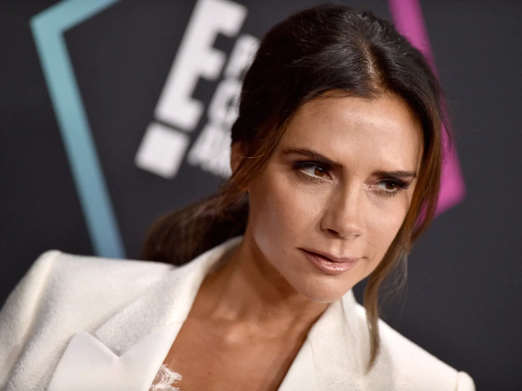 Victoria Beckham sa postupne zmenila tvár. Dala si napichať botox aj pery.
