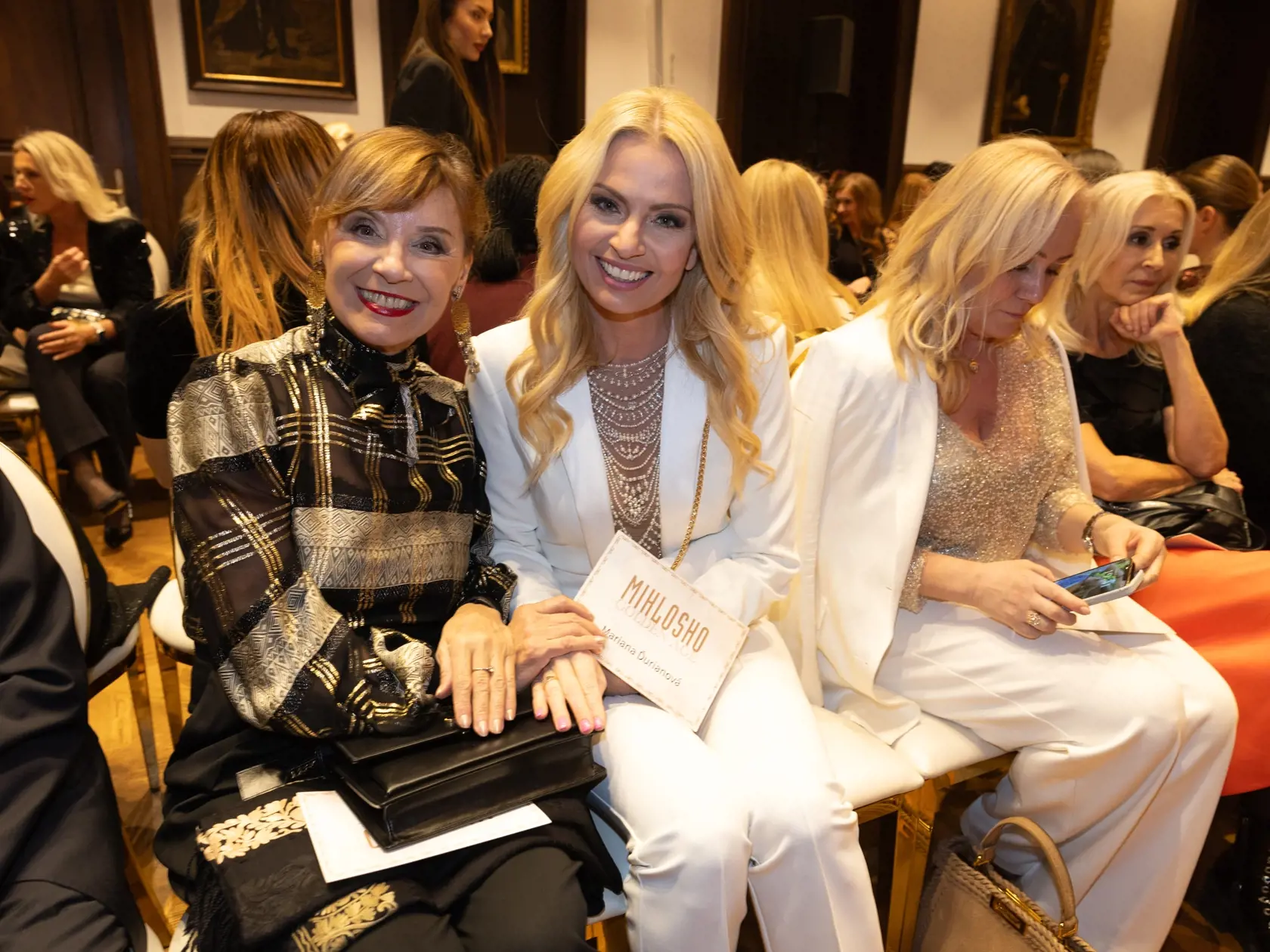 Marianna Ďurianová a Alena Heribanová na módnej prehliadke Fera Mikloška.