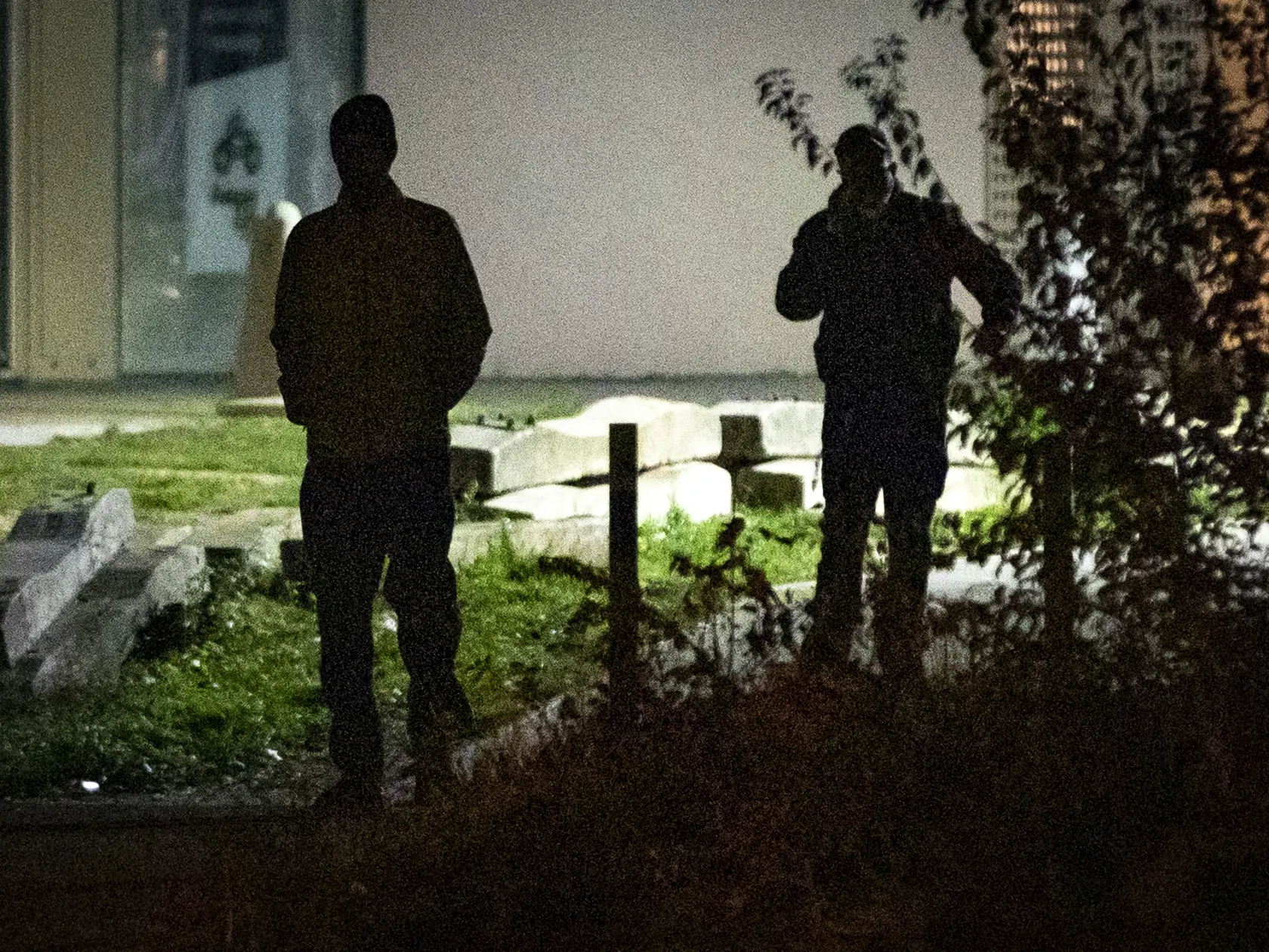 Pri Trnavskom mýte sa nachádza bývalá železničná stanica Filiálka. Plány s ňou už boli rôzne, no všetko napokon zostalo na mŕtvom bode. Momentálne tu prebieha masívna výstavba, no vo zvyšných bývalých garážach si bezdomovci urobili chatky a večer je to tu poriadne ghetto.