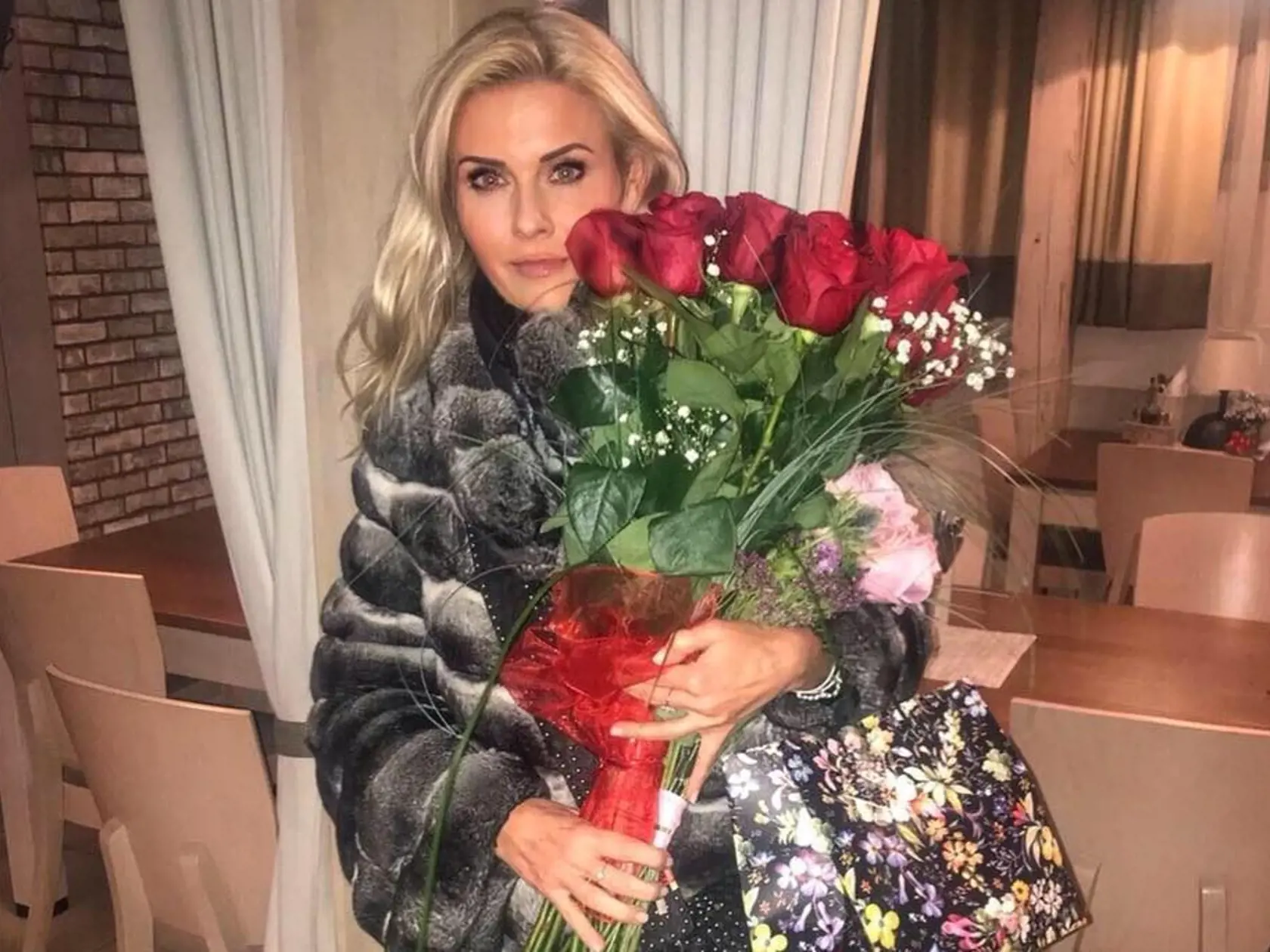 Bývalá štátna tajomníčka Monika Jankovská si počas návštevy u Škrtelovcov kúpila kožuch z činčíl, ktorého odhadovaná cena je 20-tisíc eur. Jankovská ale tvrdí, že ho má za oveľa menej peňazí.