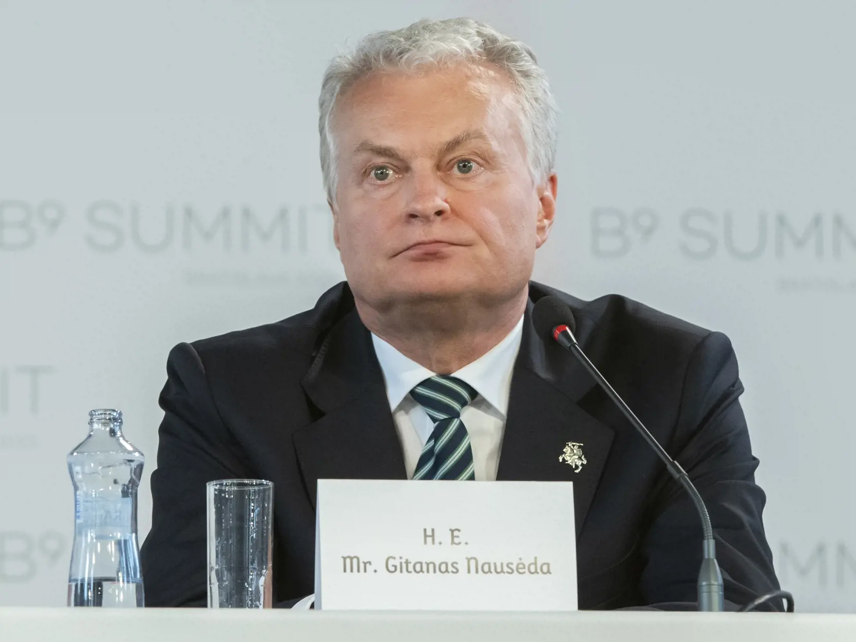 Na snímke prezident Litvy Gitanas Nauséda počas spoločnej tlačovej konferencie prezidentov B9 v rámci summitu prezidentov krajín Bukureštskej deviatky (B9) v utorok 6. júna 2023 v Bratislave. Podujatia sa zúčastnili prezidenti Česka, Estónska, Litvy, Lotyšska, Maďarska, Poľska a Rumunska, viceprezidentka Bulharska Iliana Jotová a generálny tajomník Severoatlantickej aliancie Jens Stoltenberg. FOTO TASR - Martin Baumann