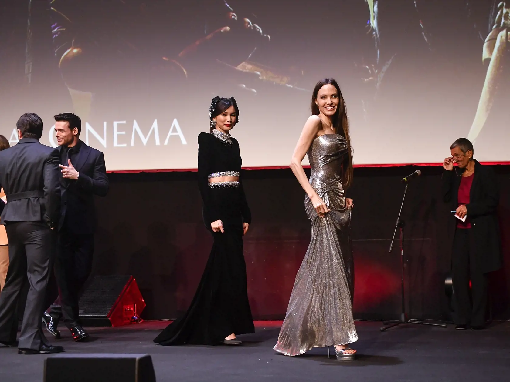 Herečka Angelina Jolie na premiére filmu Eternals v Ríme.