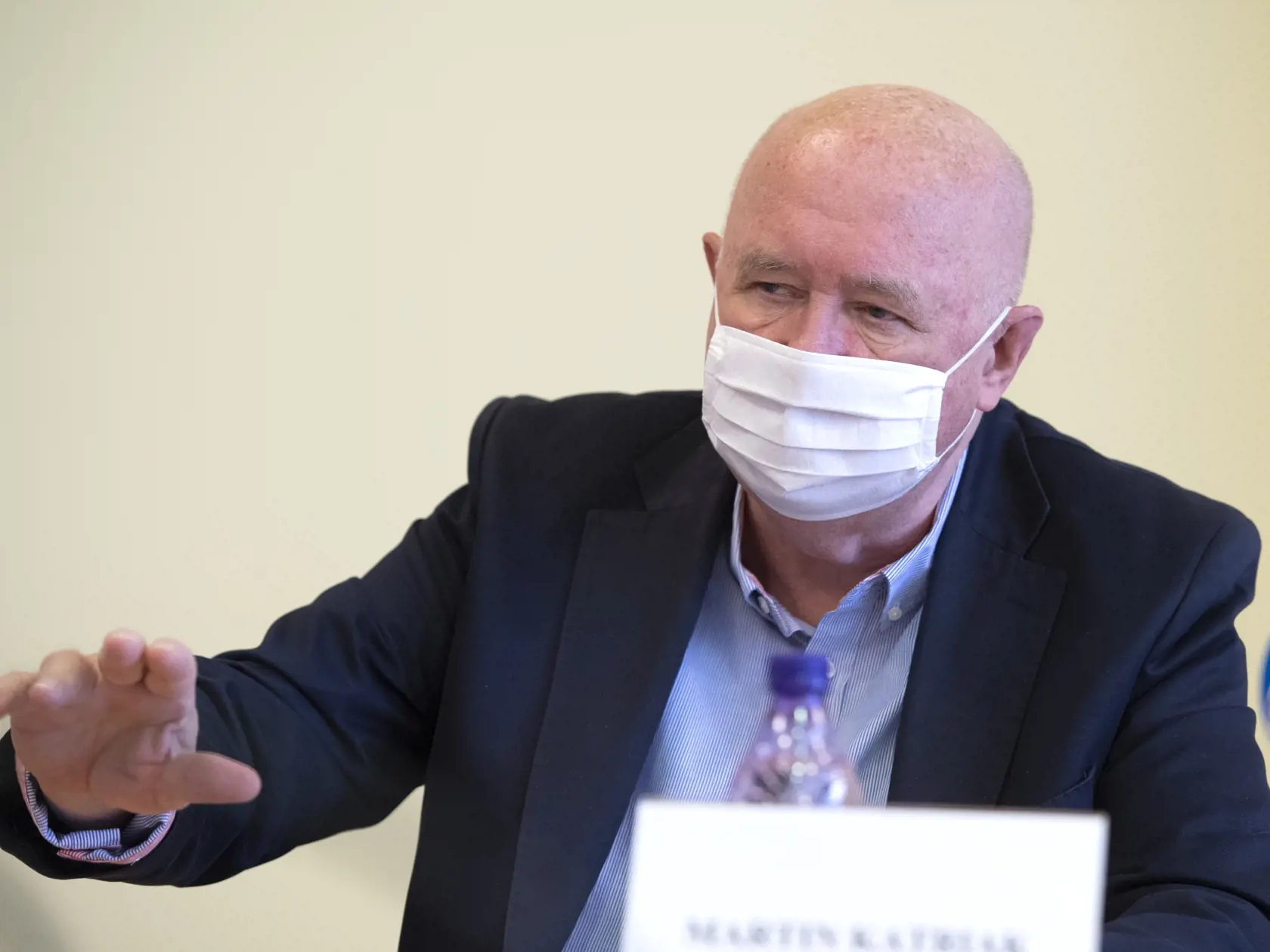 Na snímke prezident  Zväzu obchodu SR SR Martin Katriak počas tlačovej konferencie Zväzu obchodu SR na témy Otváranie obchodov (a ostatných prevádzok); Vstup pozitívne testovaných osôb do predajní; Vakcinácia pracovníkov v predajniach a opatrenia pre seniorov v predajniach a prevádzkach, 22. februára 2021 v Bratislave. FOTO TASR - Pavel Neubauer