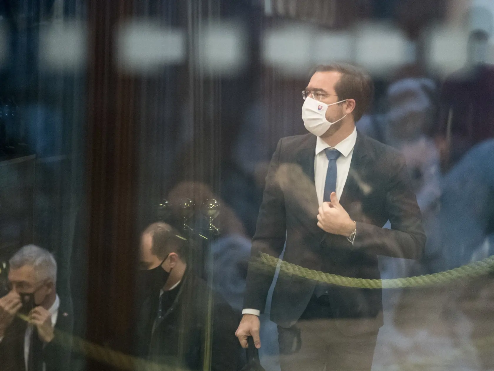 Na snímke minister zdravotníctva SR Marek Krajčí prichádza na rokovanie vlády SR.