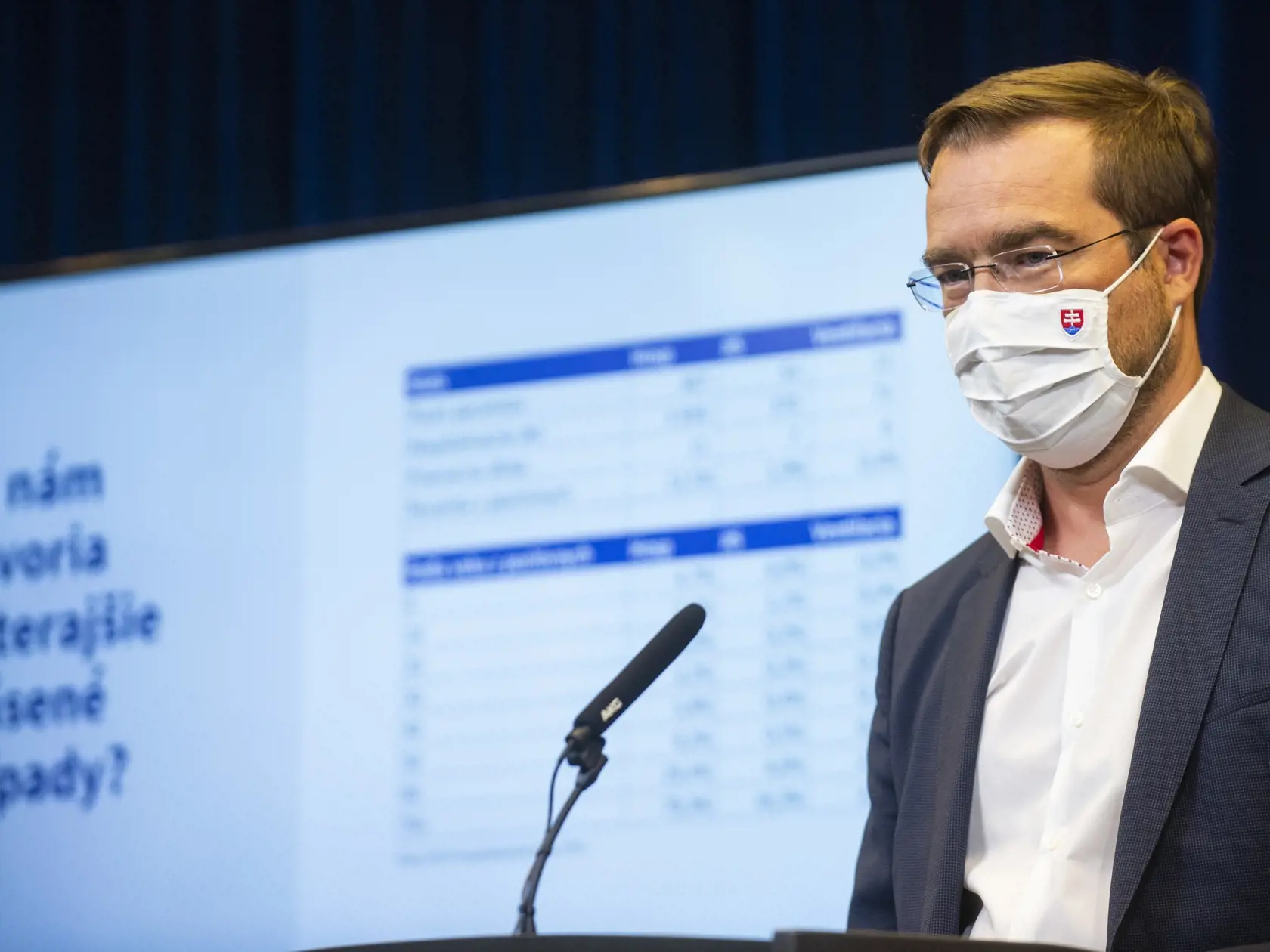 Na snímke je minister zdravotníctva SR Marek Krajčí (OĽaNO) počas tlačovej konferencie.