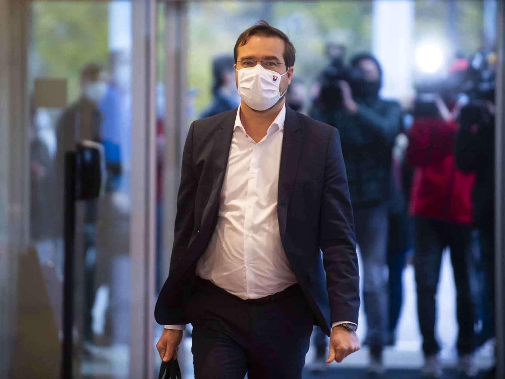 Na snímke minister zdravotníctva SR Marek Krajčí (OĽaNO) prichádza na stretnutie.