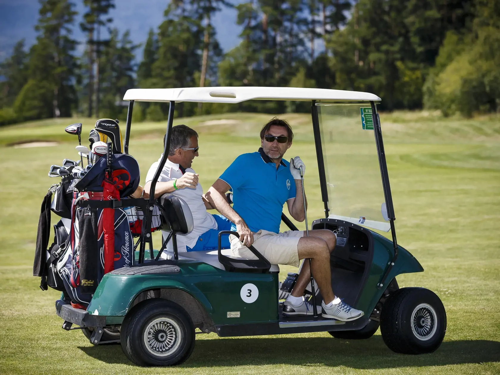 Charitativny golfovy turnaj vo Velkej Lomnici za ucasti znamych osobnosti