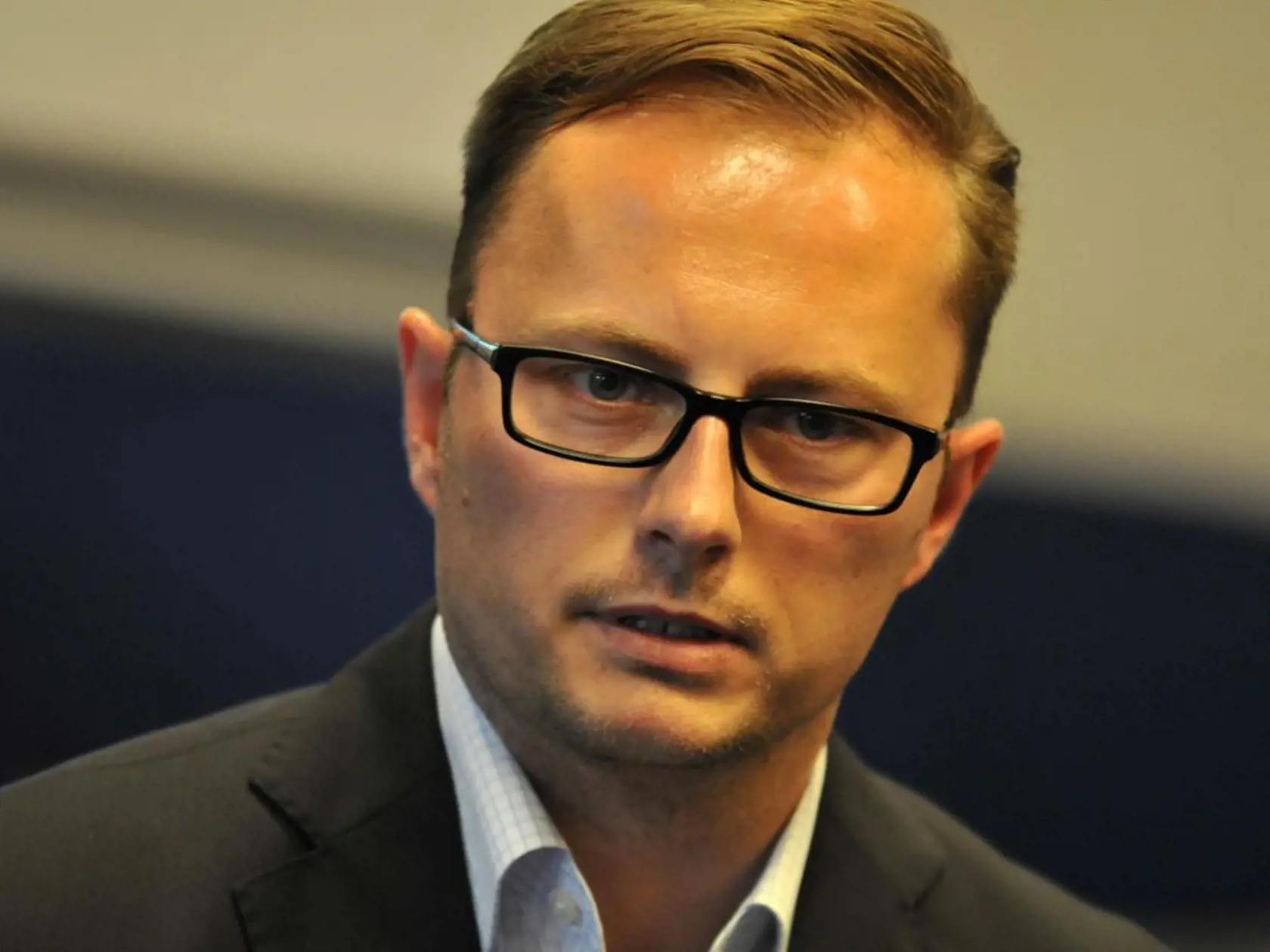"Milan Krajniak za ostatný rok „osviežil“ slovenskú politiku viacerými názorovými výstrednosťami. Chce si budovať imidž hviezdy slovenského konzervativizmu," vyjadril sa politológ Miroslav Řádek