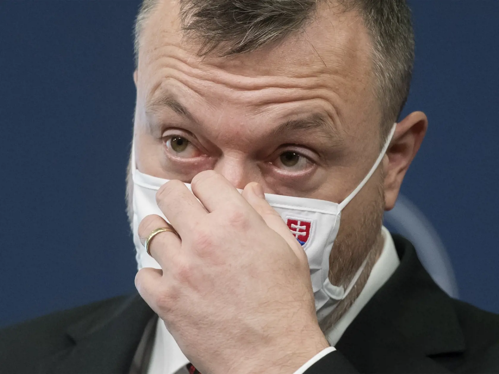 Na snímke minister práce, sociálnych vecí a rodiny SR Milan Krajniak (Sme rodina) na brífingu s novinármi počas 50. schôdze vlády SR v Bratislave v stredu 4. novembra 2020. FOTO TASR - Martin Baumann