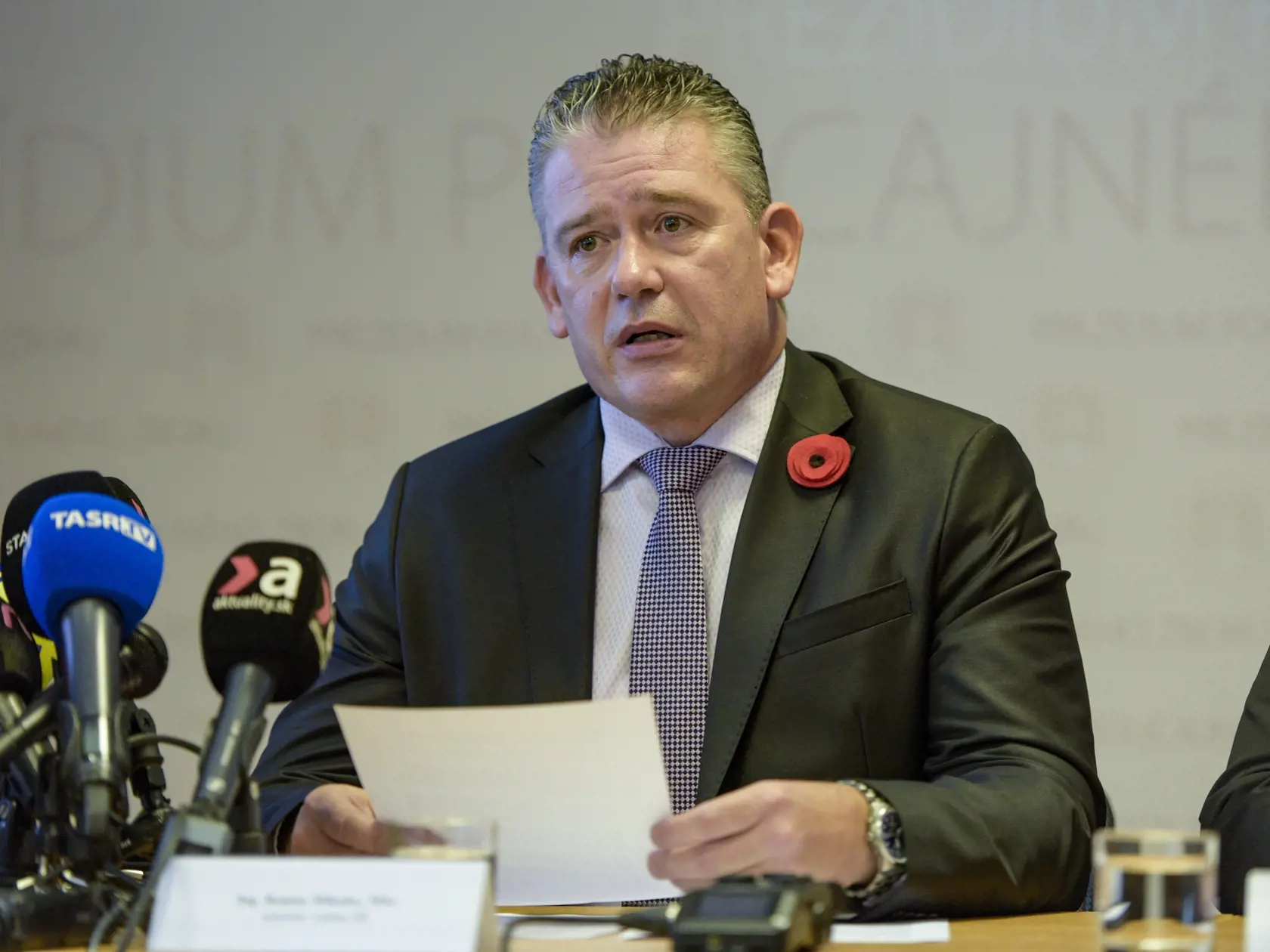 Na snímke minister vnútra SR Roman Mikulec počas tlačovej konferencie zástupcov Prezídia Policajného zboru na tému nelegálnej migrácie 11. novembra 2022 v Bratislave. FOTO TASR - Pavol Zachar