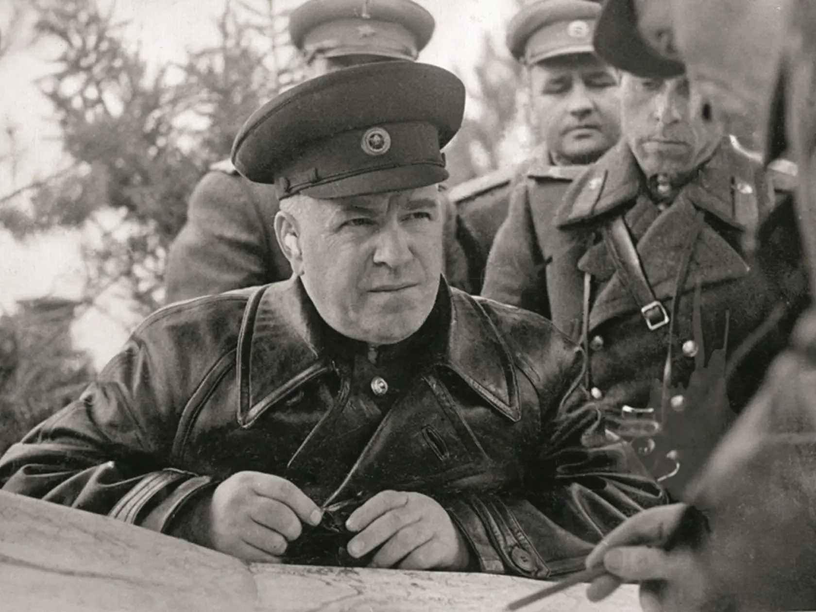 Maršal Žukov: Na jeho pleciach