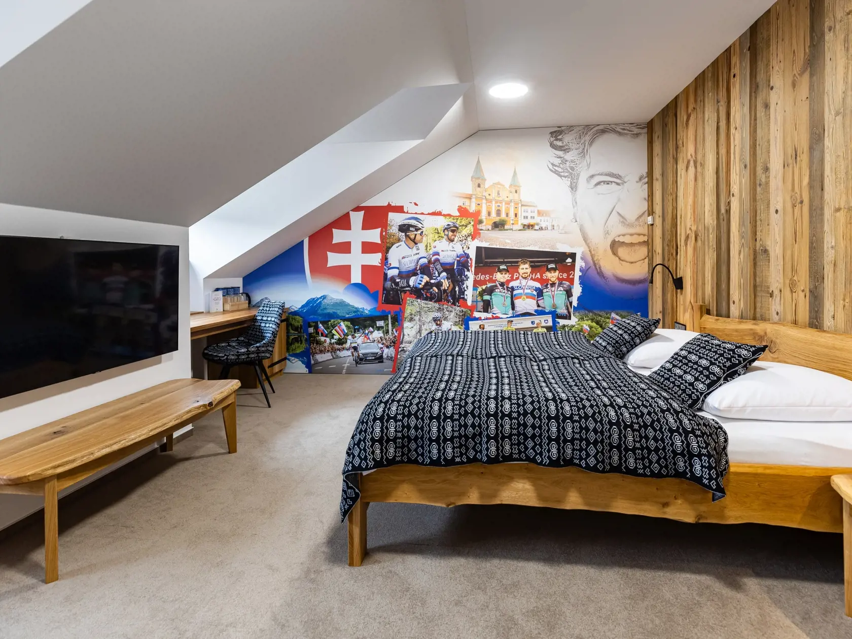 SP resort v Žiline. Na snímke izba s názvom SLOVAKIA.