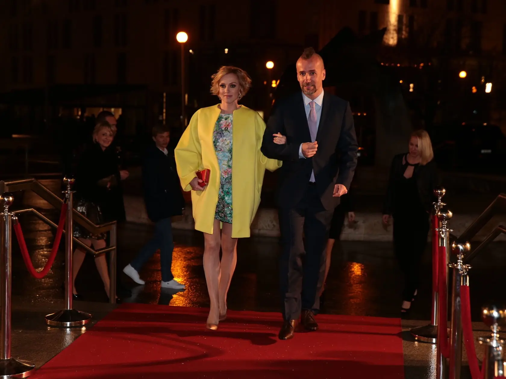 Monika Hilmerová v krásnych šatách s manželom Jarom Bekrom.