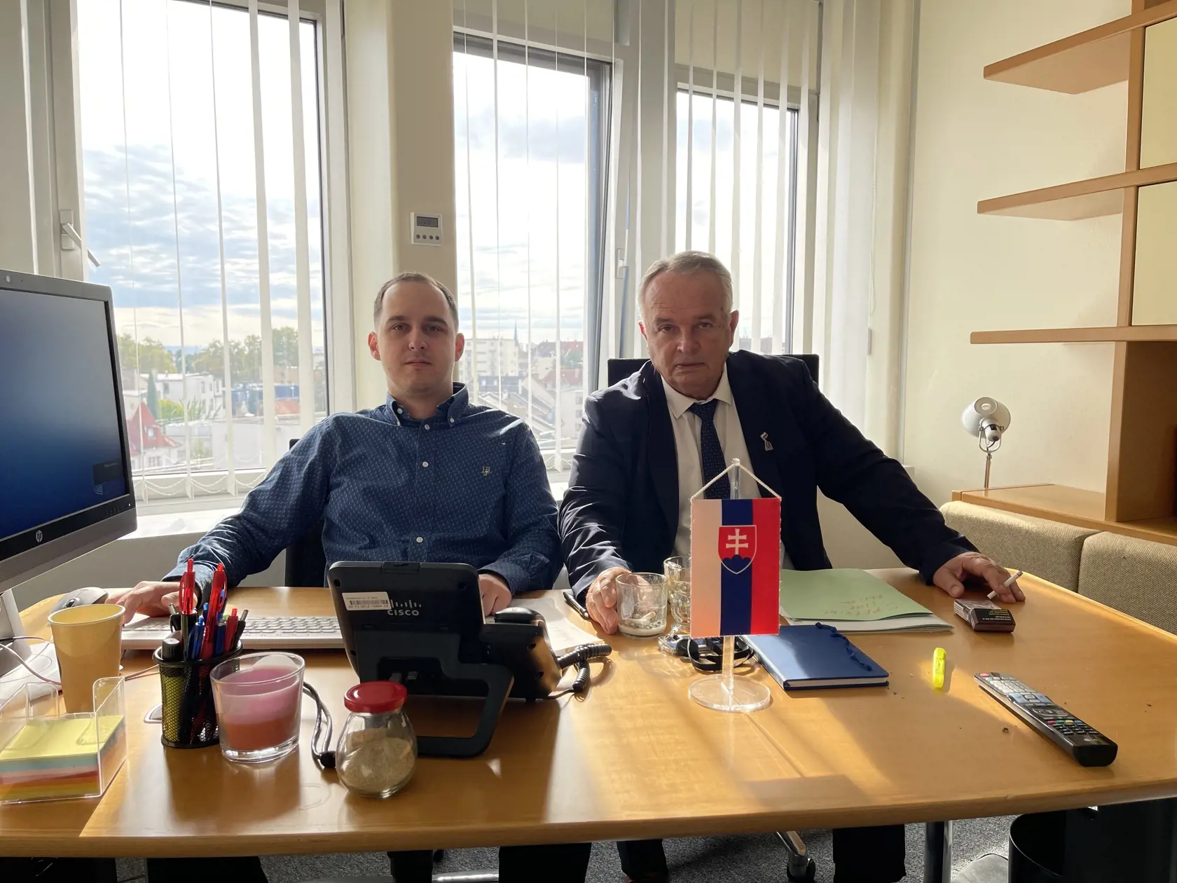 Europoslanec Miroslav Radačovský a jeho nový asistent Adam Lučanský.