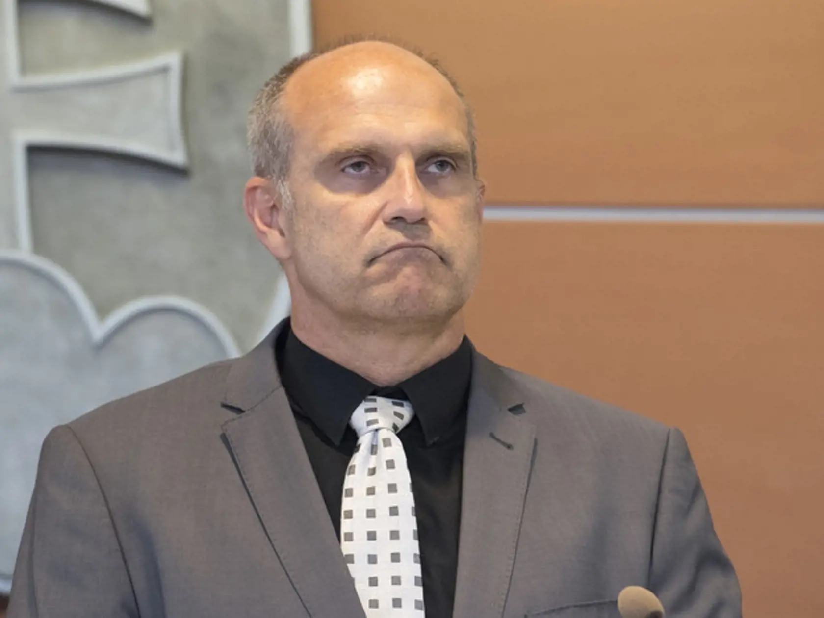 Ministerka vnútra Denisa Saková dnes predstavila nového policajného prezidenta, ktorým sa stal Milan Lučanský