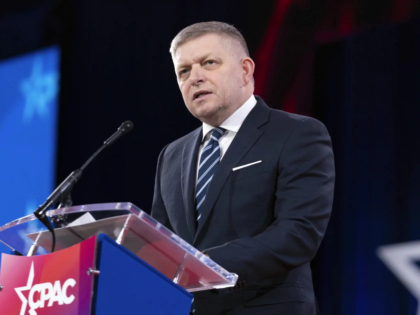 KK12 Washington - Slovenský premiér Robert Fico vystupuje s prejavom na Konferencii konzervatívnej politickej akcie (CPAC) vo Washingtone v piatok 21. februára 2025. Konferenciu CPAC usporadúva každoročne od roku 1974 Americká konzervatívna únia (ACU). V polstoročnej histórii sa z nej stalo podujatie, ktoré mobilizuje desaťtisíce konzervatívcov z celých Spojených štátov amerických aj mimo nich. Podujatie vo Washingtone bude trvať od stredy do soboty (19.-22.2.). FOTO TASR/AP

Slovakia's Prime Minister Robert Fico speaks at the Conservative Political Action Conference, CPAC, at the Gaylord National Resort & Convention Center, Friday, Feb. 21, 2025, in Oxon Hill, Md. (AP Photo/Jose Luis Magana)