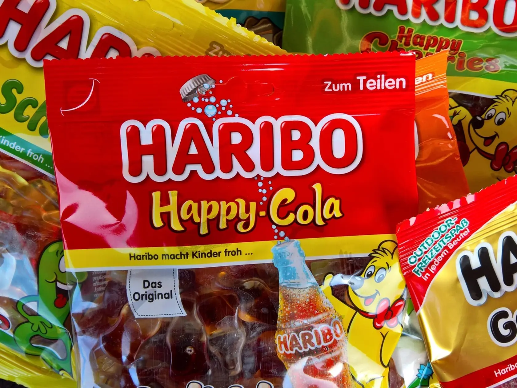 Haribo sťahuje v Holandsku z predaja cukríky Happy Cola, našli v nich konope.