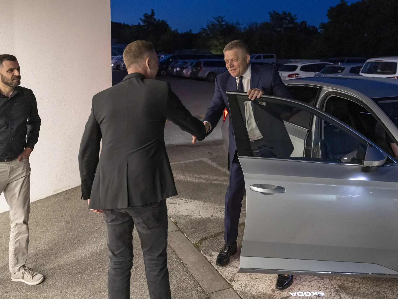 Robert Fico, líder politickej strany Smer - SSD prichádza do TV JOJ, kde vysúpi ako hosť relácie Na hrane.