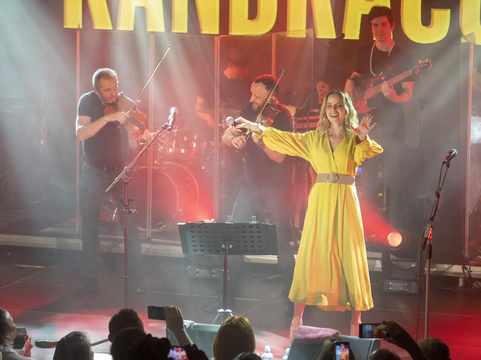 Na snímke je koncert a krst albumu Kandráčomor, ktorý krstili Nela Pocisková a Braňo Deák. Na fotke je Nela Pocisková.
