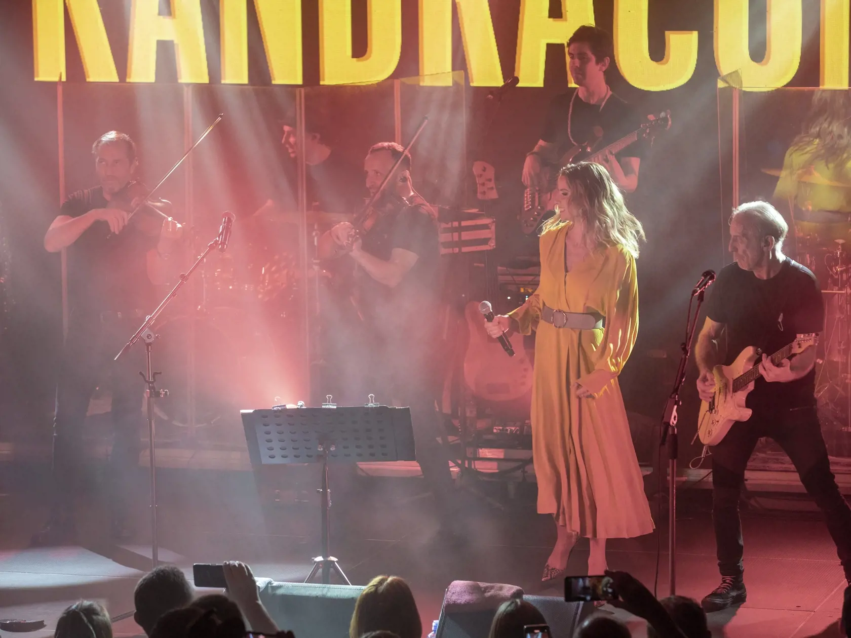 Na snímke je koncert a krst albumu Kandráčomor, ktorý krstili Nela Pocisková a Braňo Deák. Na fotke je Nela Pocisková.