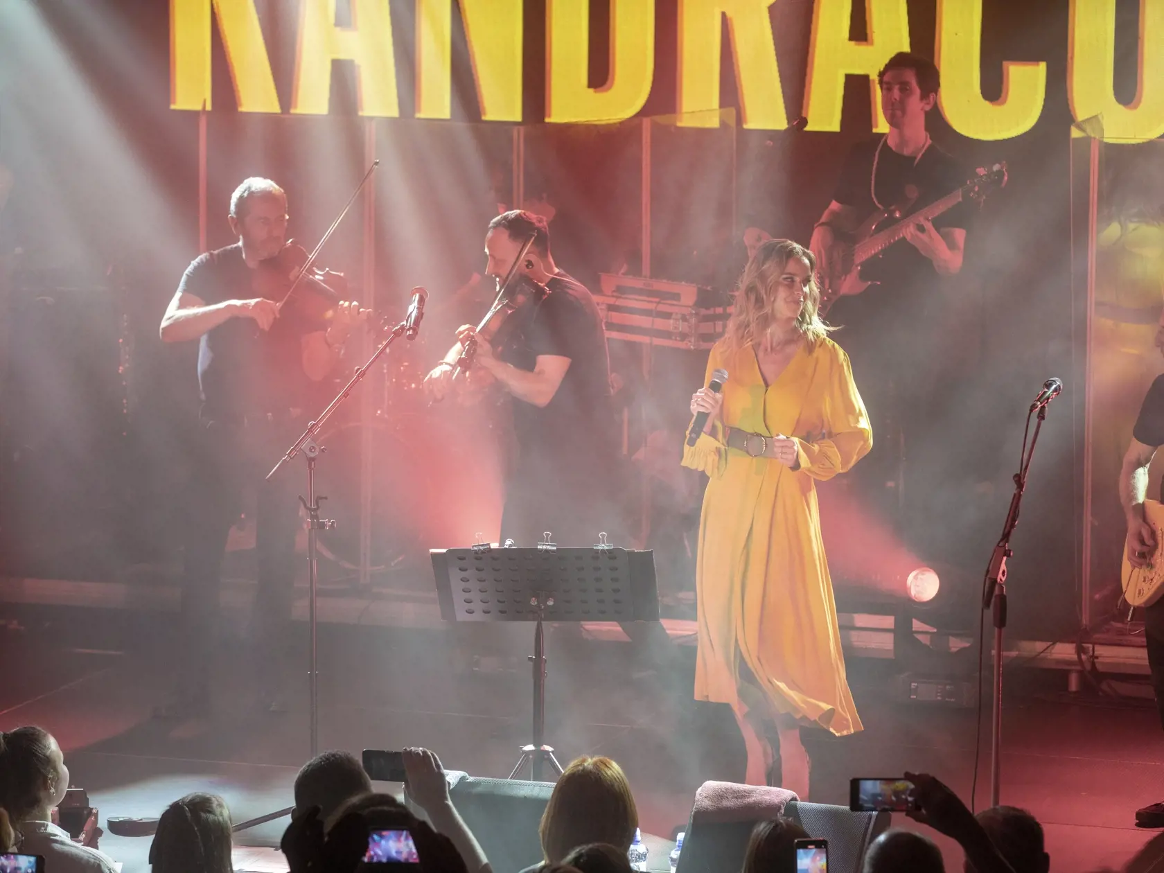 Na snímke je koncert a krst albumu Kandráčomor, ktorý krstili Nela Pocisková a Braňo Deák. Na fotke je Nela Pocisková.