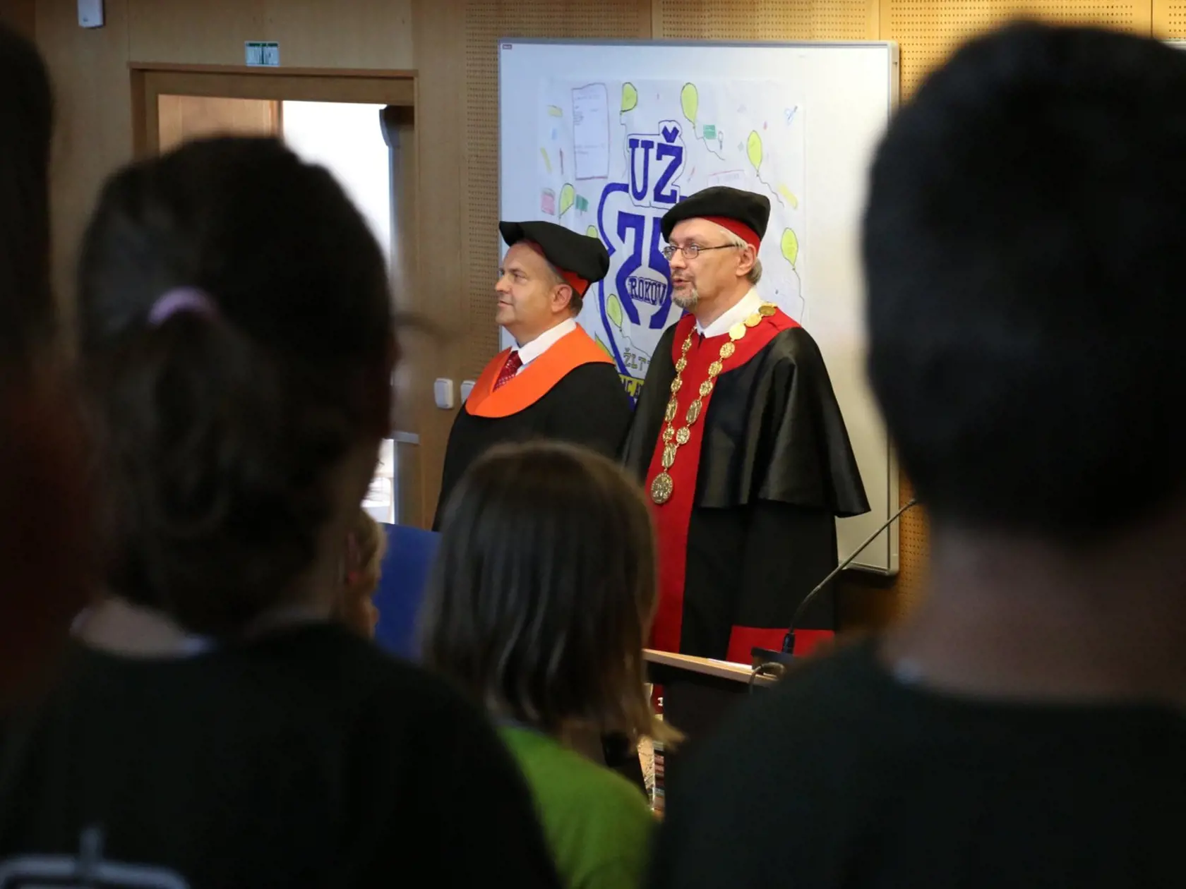Bakalarček: Aj dospelí berú štúdium "mini vysokoškolákov" veľmi vážne. (archívny záber)