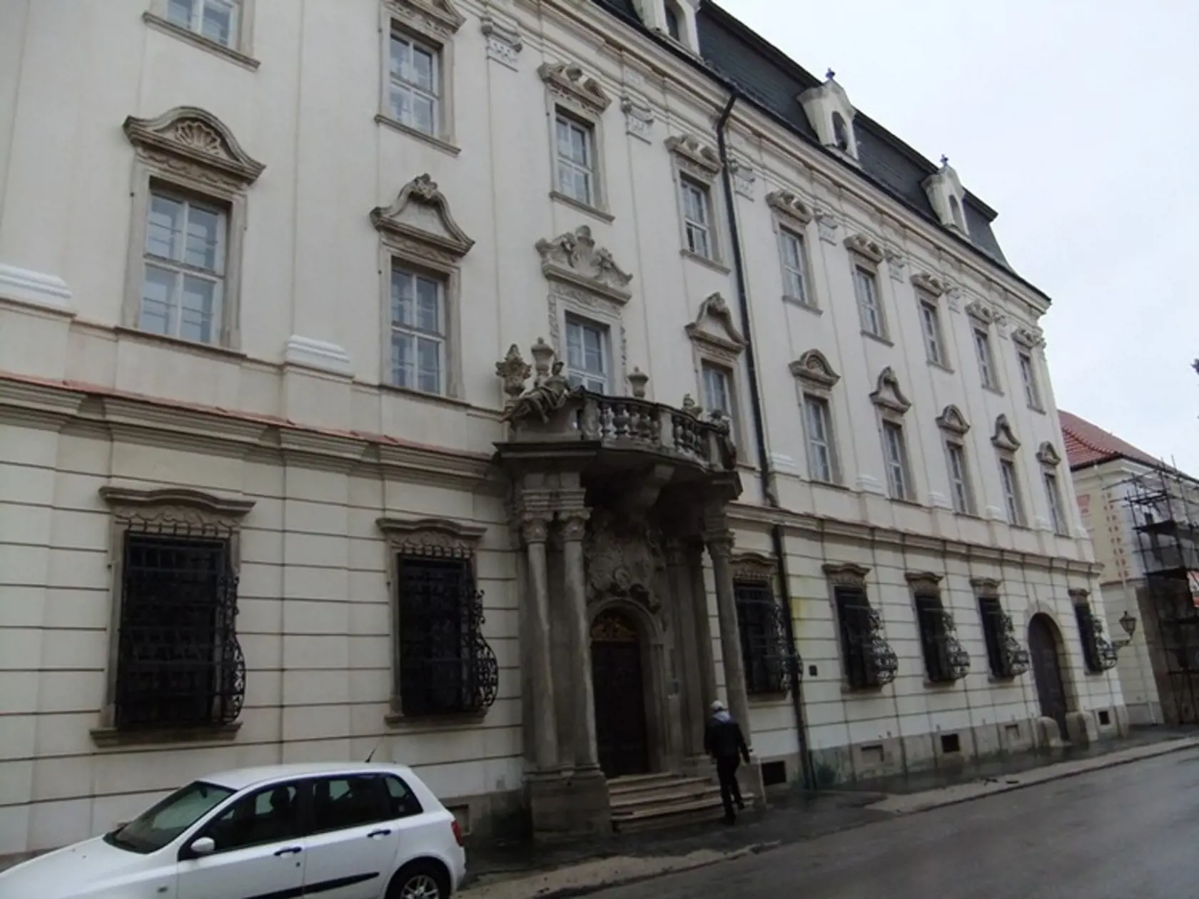 arcibiskupský úrad: Dodnes charite neposkytol peniaze na činnosť centier pomoci.