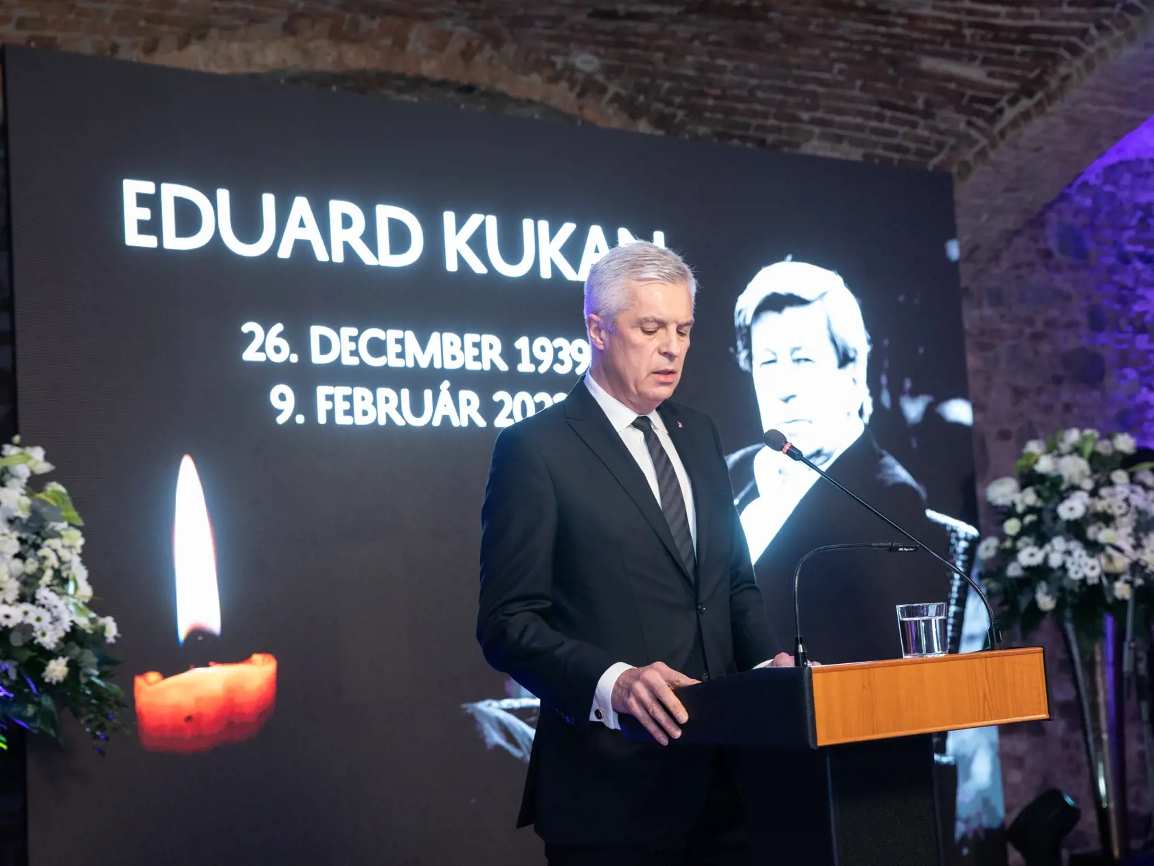 Na snímke je Posledná rozlúčka s bývalým ministrom Eduardom Kukanom. Bol trojnásobným ministrom zahraničných vecí i europoslancom.