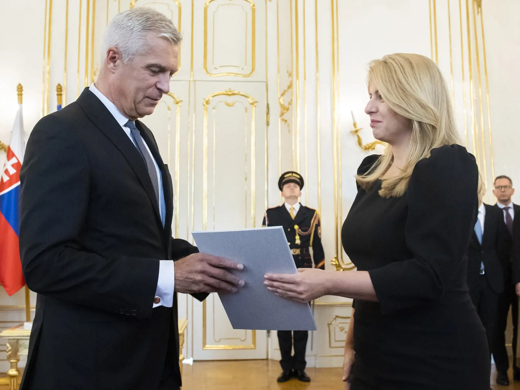 Prezidenta SR Zuzana Čaputová v utorok 13. septembra 2022 v Prezidentskom paláci prijala demisiu vtedajšieho ministra zahraničných vecí a európskych záležitostí Ivana Korčoka