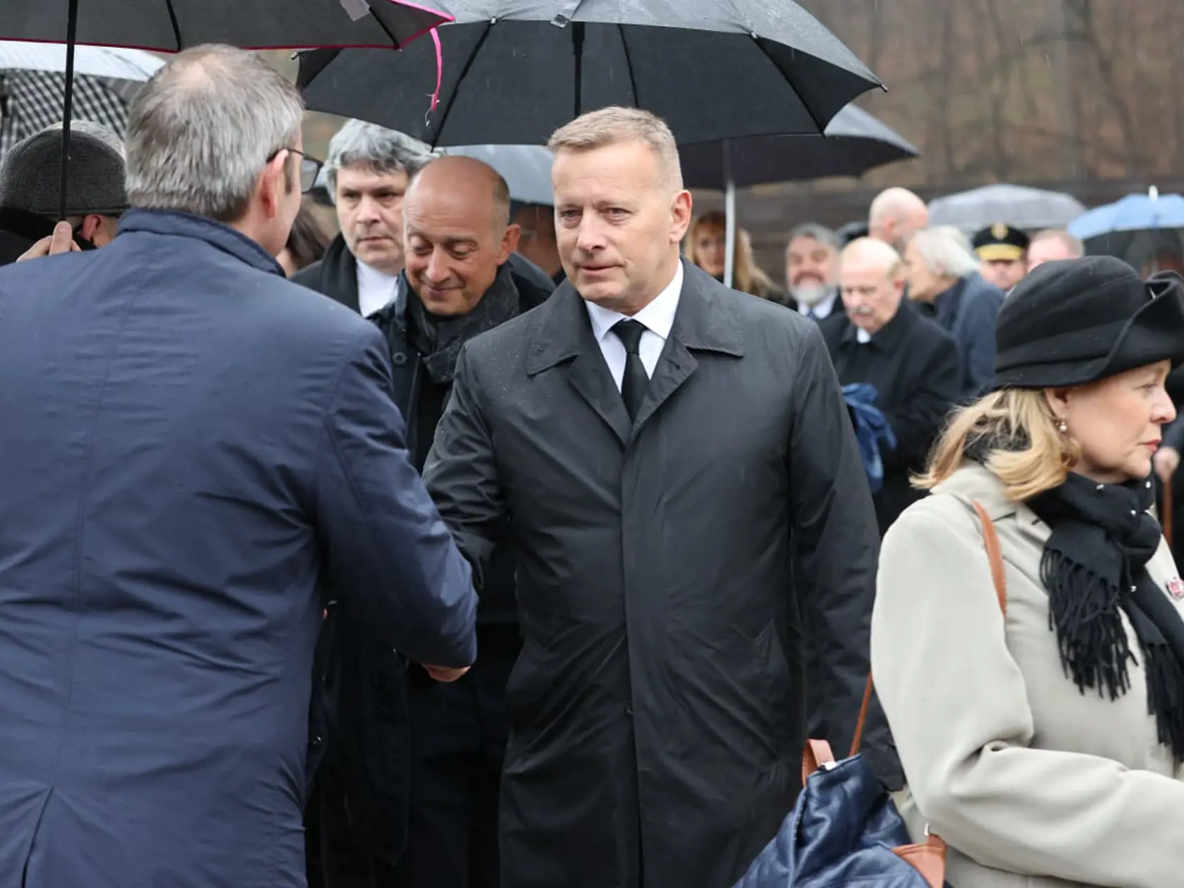 S Dušanom Čaplovičom sa prišli rozlúčiť politické špičky.