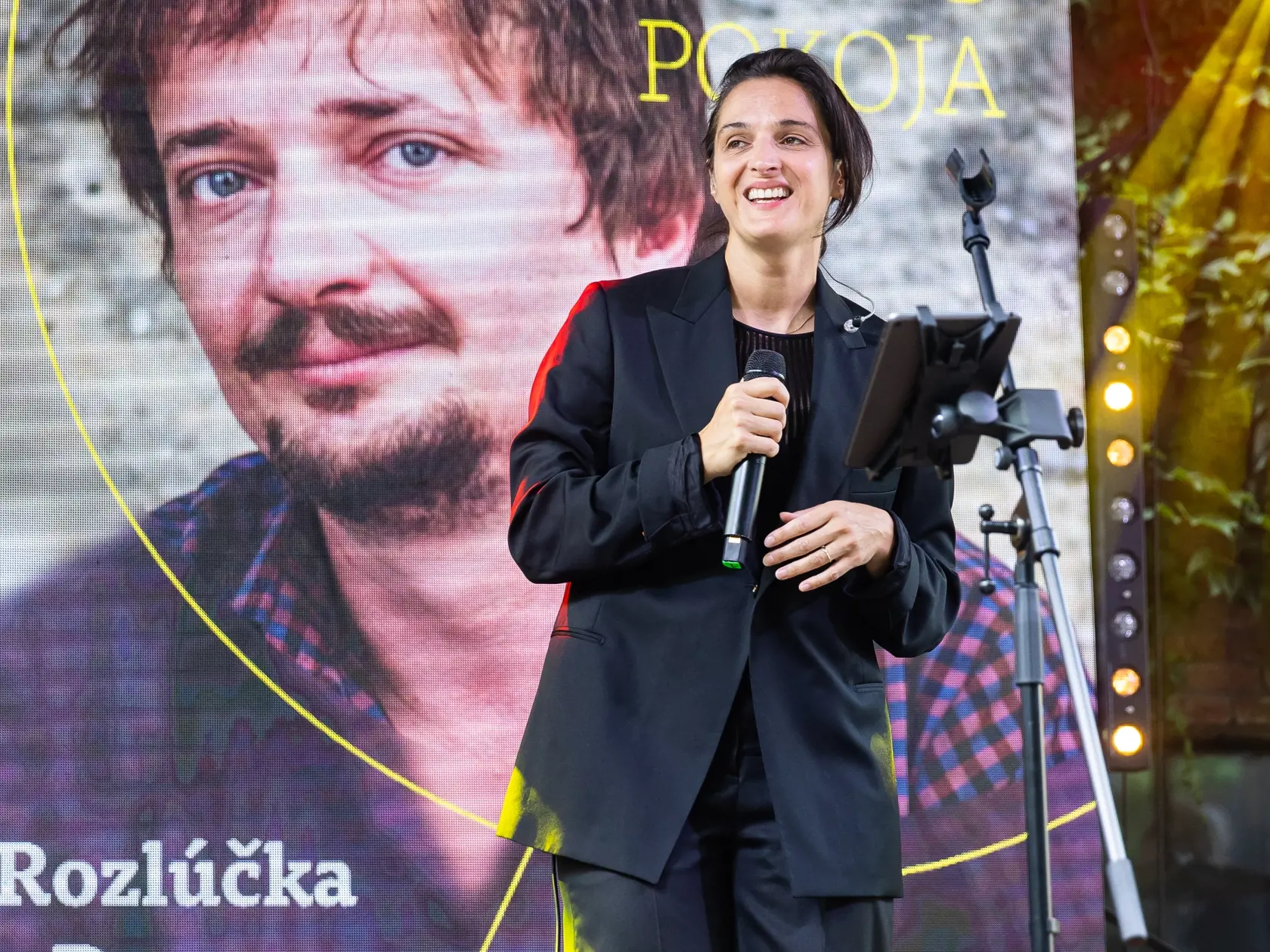 Spomienková akcia na herca Dana Heribana v Trnave. Na snímke Jana Kirschner. 