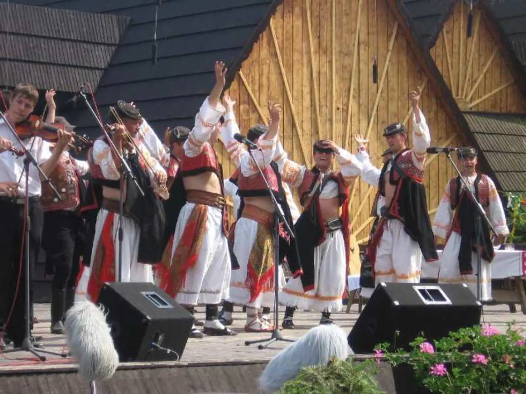Folklórne slávnosti pod Poľanou.