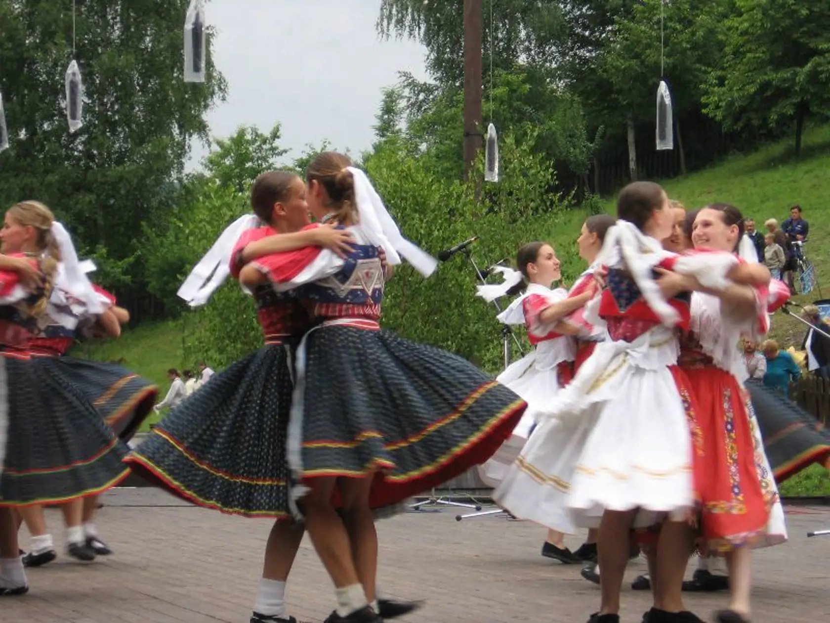 Folklórne slávnosti pod Poľanou.