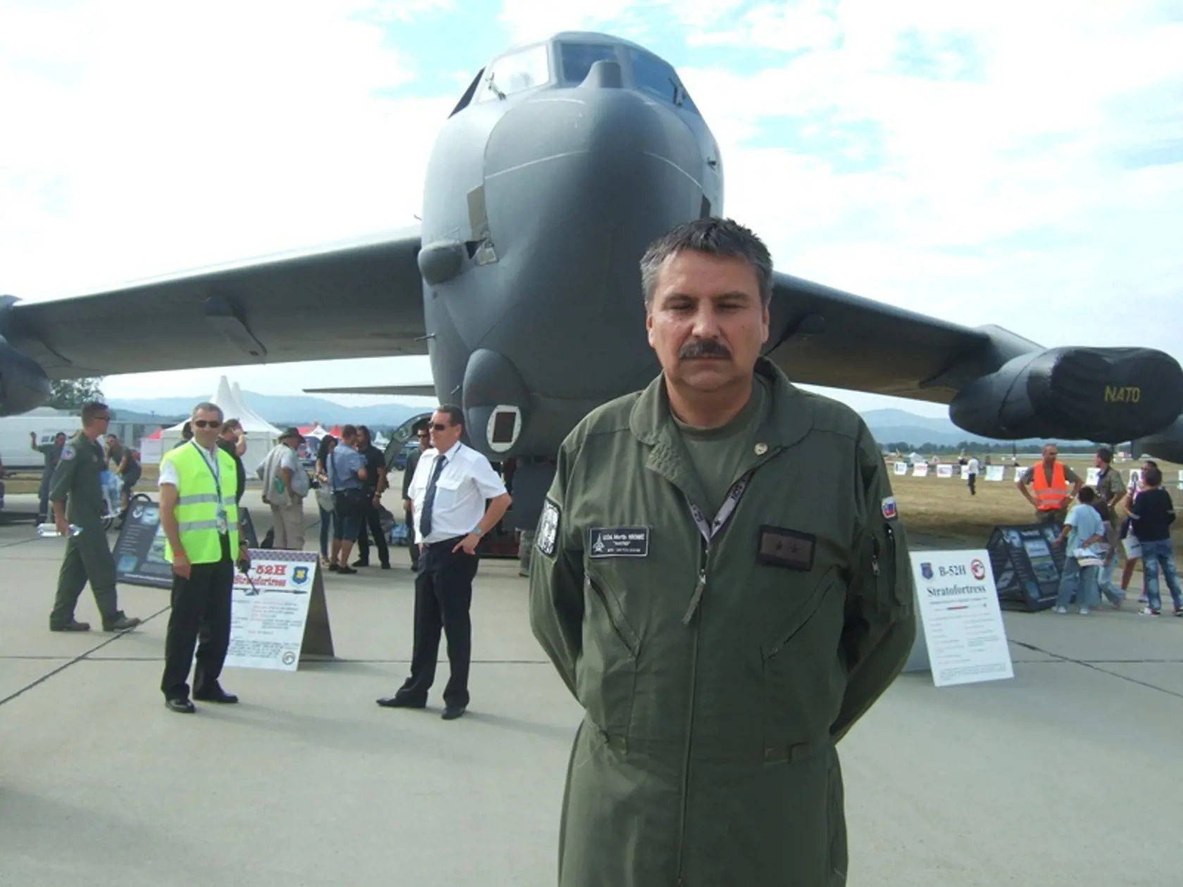 MARTIN Mates HRONEC: Pilot, ktorý vie, ako vyrážať dych divákom atraktívnymi manévrami stíhačky vo vzduchu.