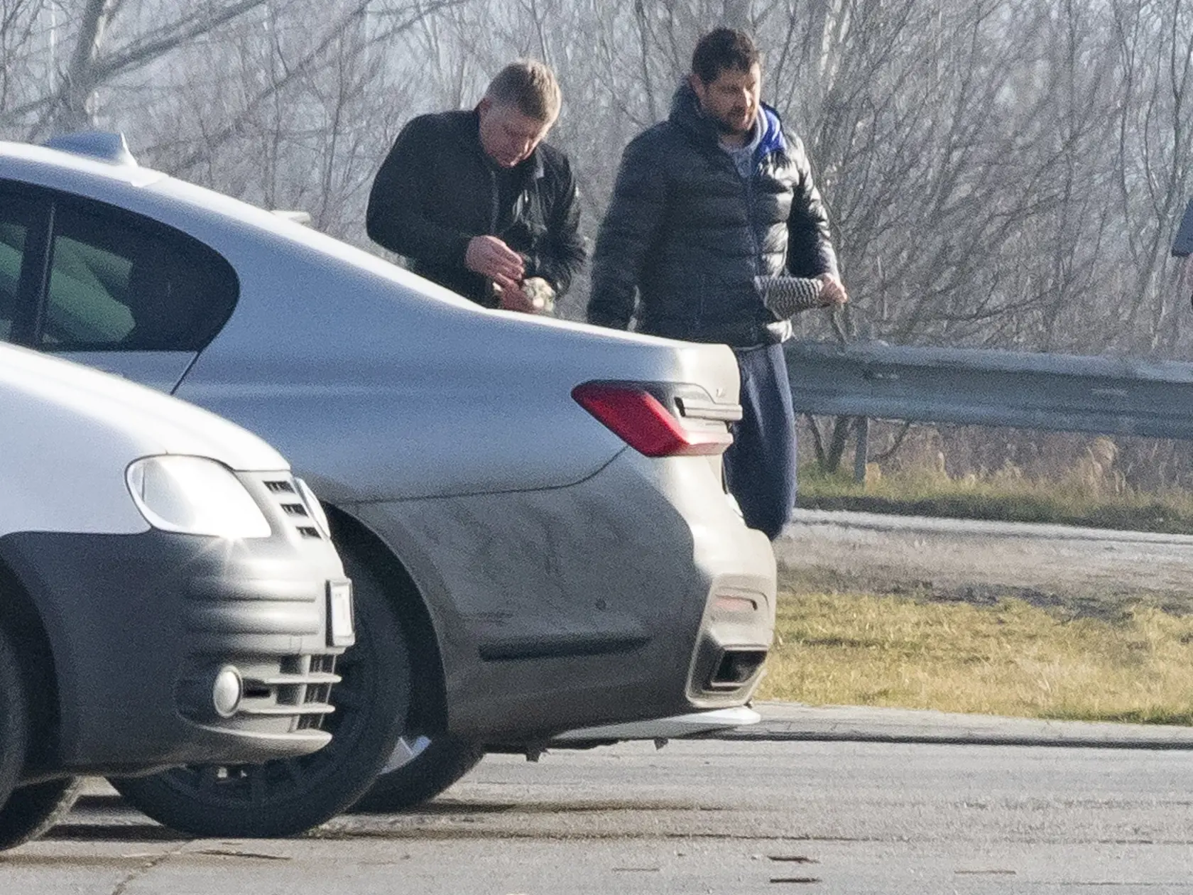 Bývalý premiér Robert Fico po rannom cvičení na hrádzi sa už pripravoval na pracovné povinnosti.