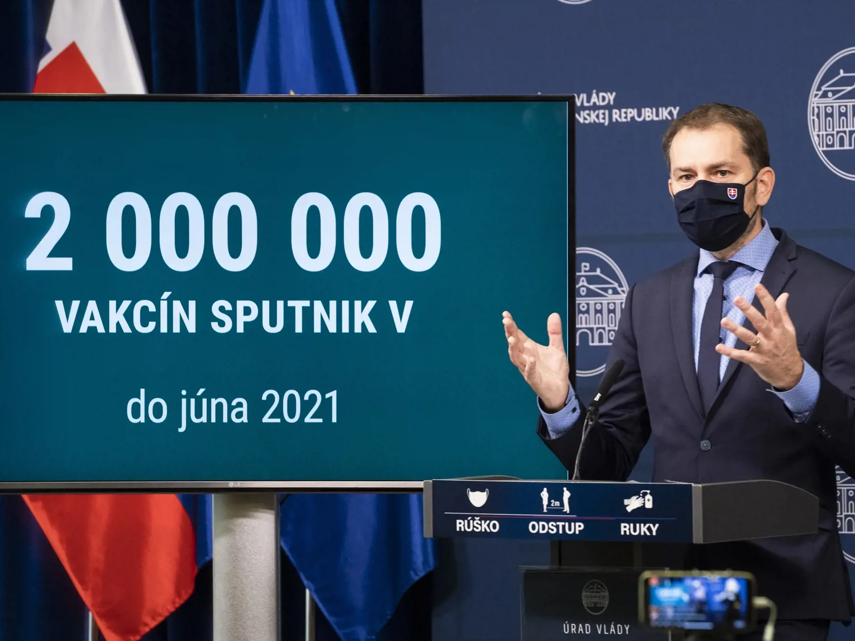 V hre je stále aj očkovanie nepreverenou ruskou vakcínou.
