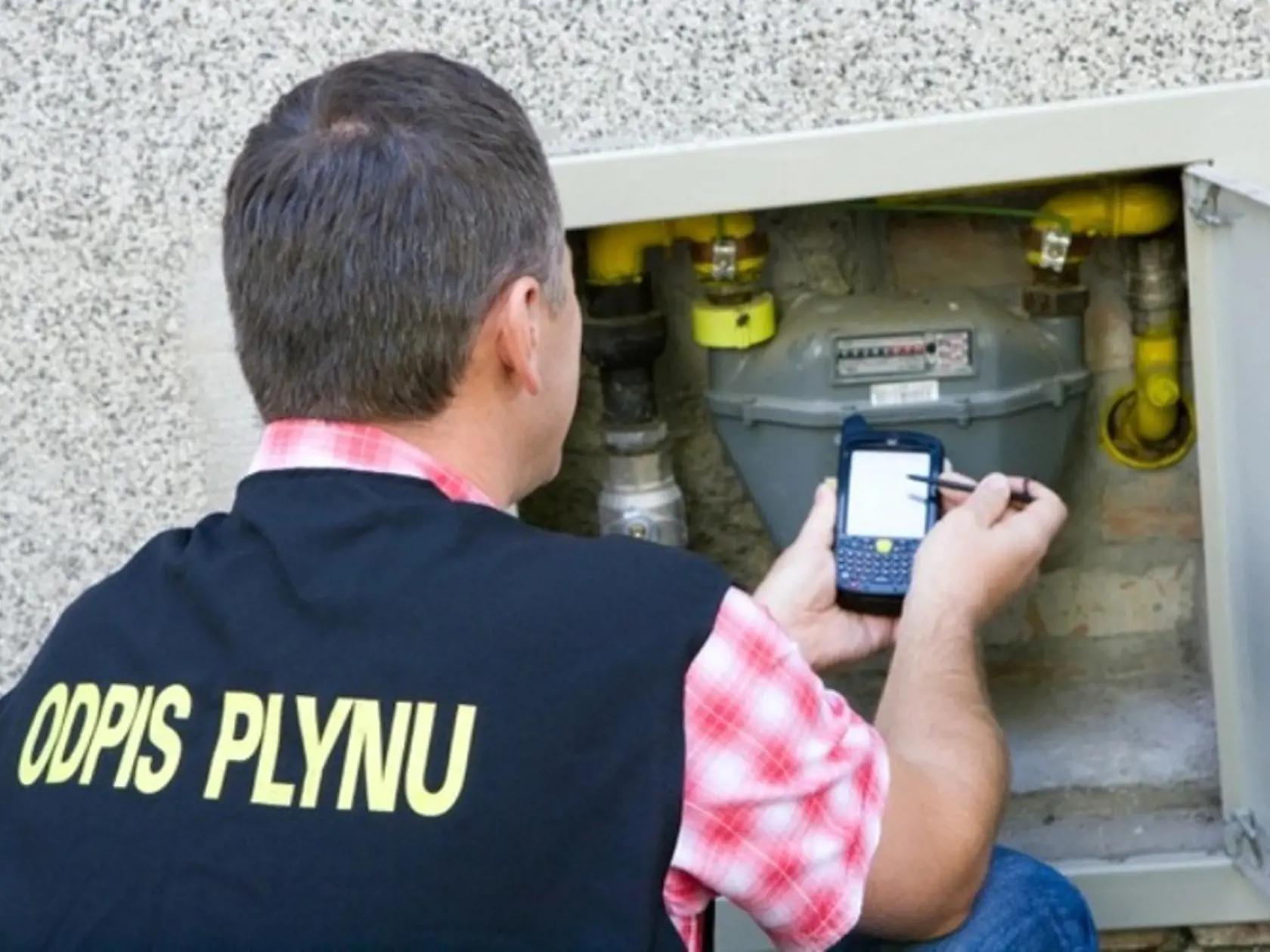 ODPIS PLYNOMERU: Pracovníci plynární nepýtajú peniaze v hotovosti.