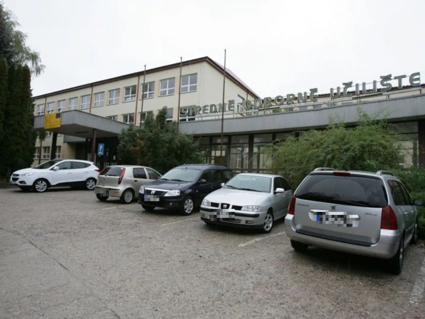 Stredná odborná škola Juraja Ribaya v Bánovciach nad Bebravou: Učitelia boli v škole, žiaci "štrajkovali".