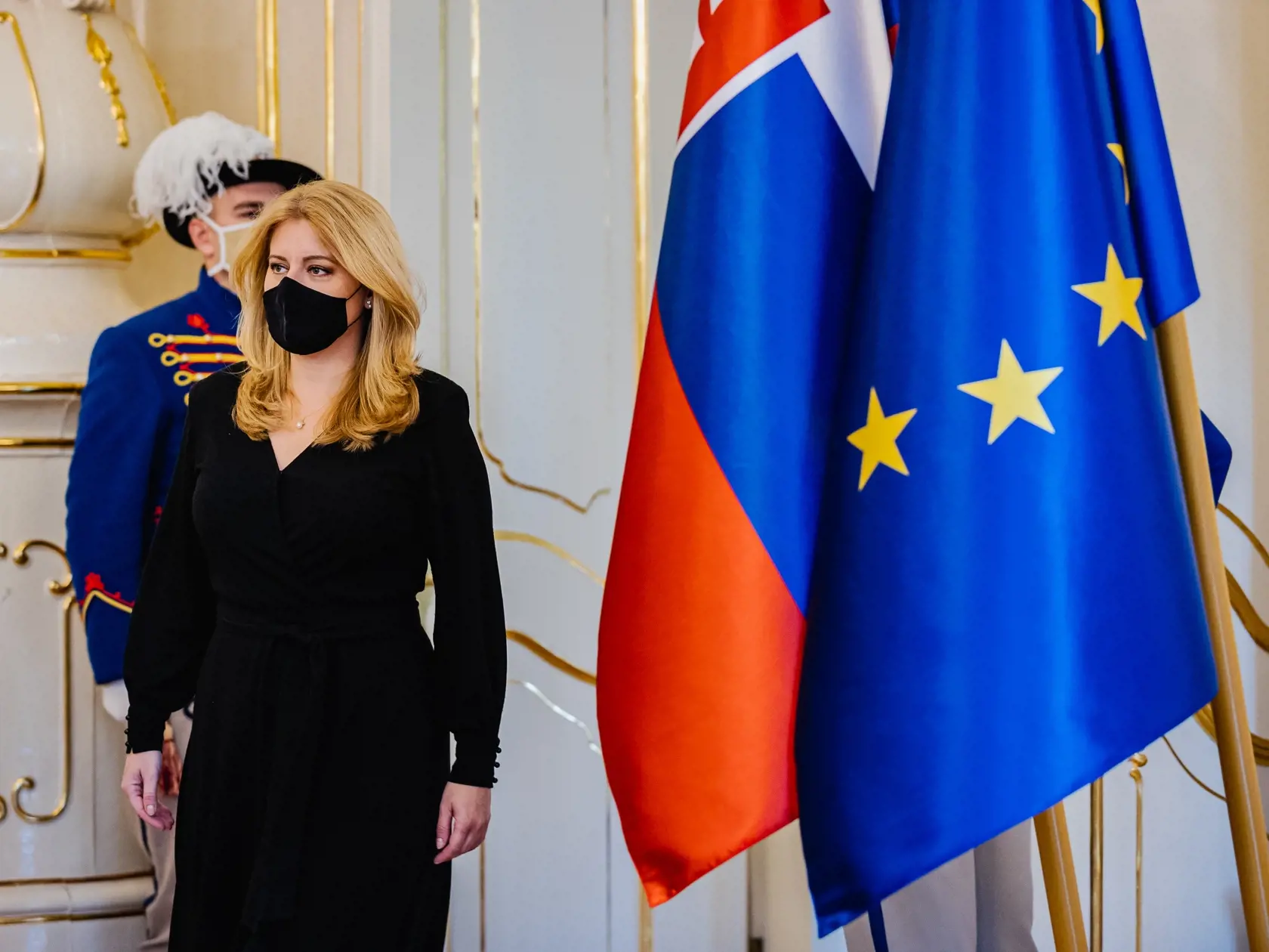 Prezidentka Zuzana Čaputová prijala olympionika Mateja Tótha pri príležitosti ukončenia jeho aktívnej športovej kariéry. Prijatia sa zúčastnil aj Tóthov tréner Matej Spišiak. Na snímke Zuzana Čaputová.
