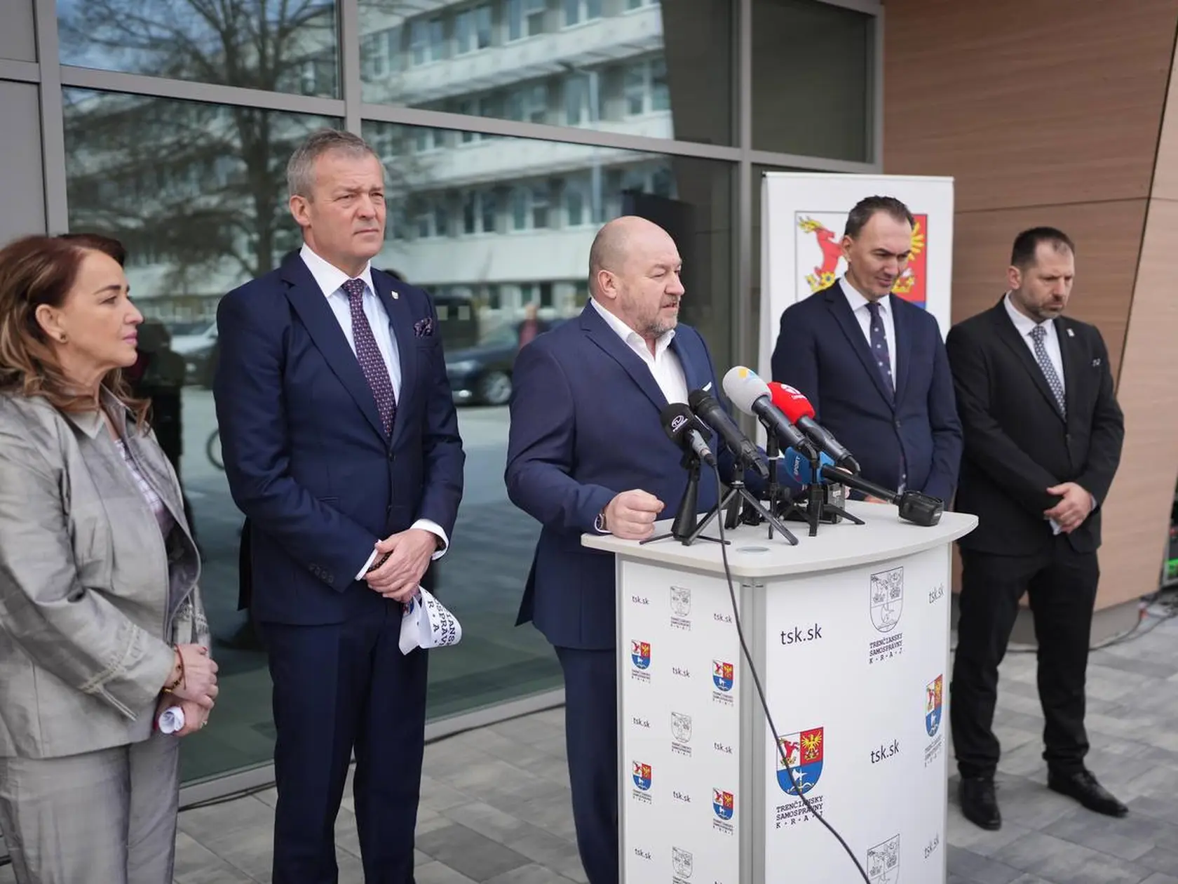 Minister športu otvoril 6. apríla 2025 Regionálnu hokejovú akadémiu v Trenčíne. Podujatia sa zúčastnili zástupcovia regiónu na čele so županom Trenčianskeho samosprávného kraja Jaroslavom Baškom (Smer)  a prišla aj bývalá hviezda NHL Miroslav Šatan a samozrejme i aktívni športovci.