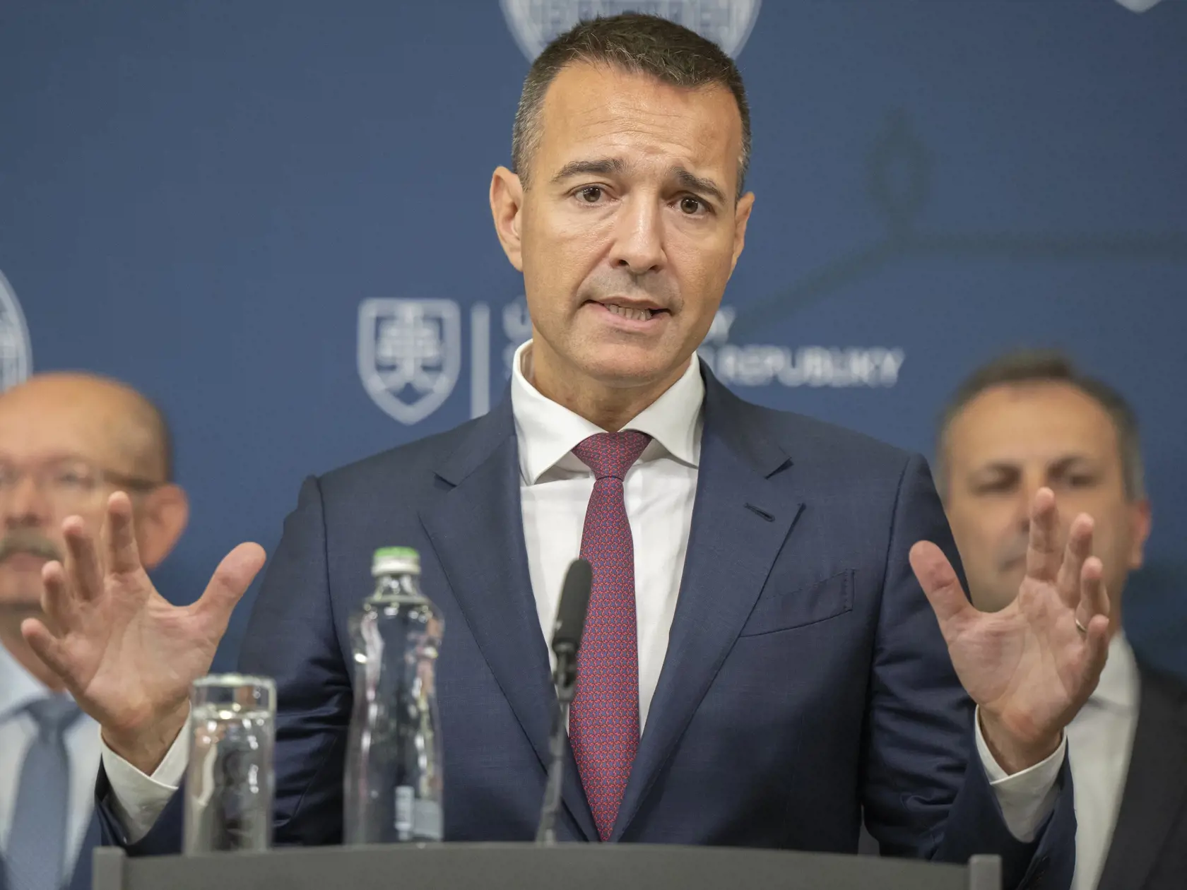 Na snímke minister školstva, výskumu, vývoja a mládeže SR Tomáš Drucker (Hlas-SD) počas tlačovej konferencie k reforme školstva po 45. schôdzi vlády SR 21. augusta 2024 v Bratislave. FOTO TASR - Martin Baumann