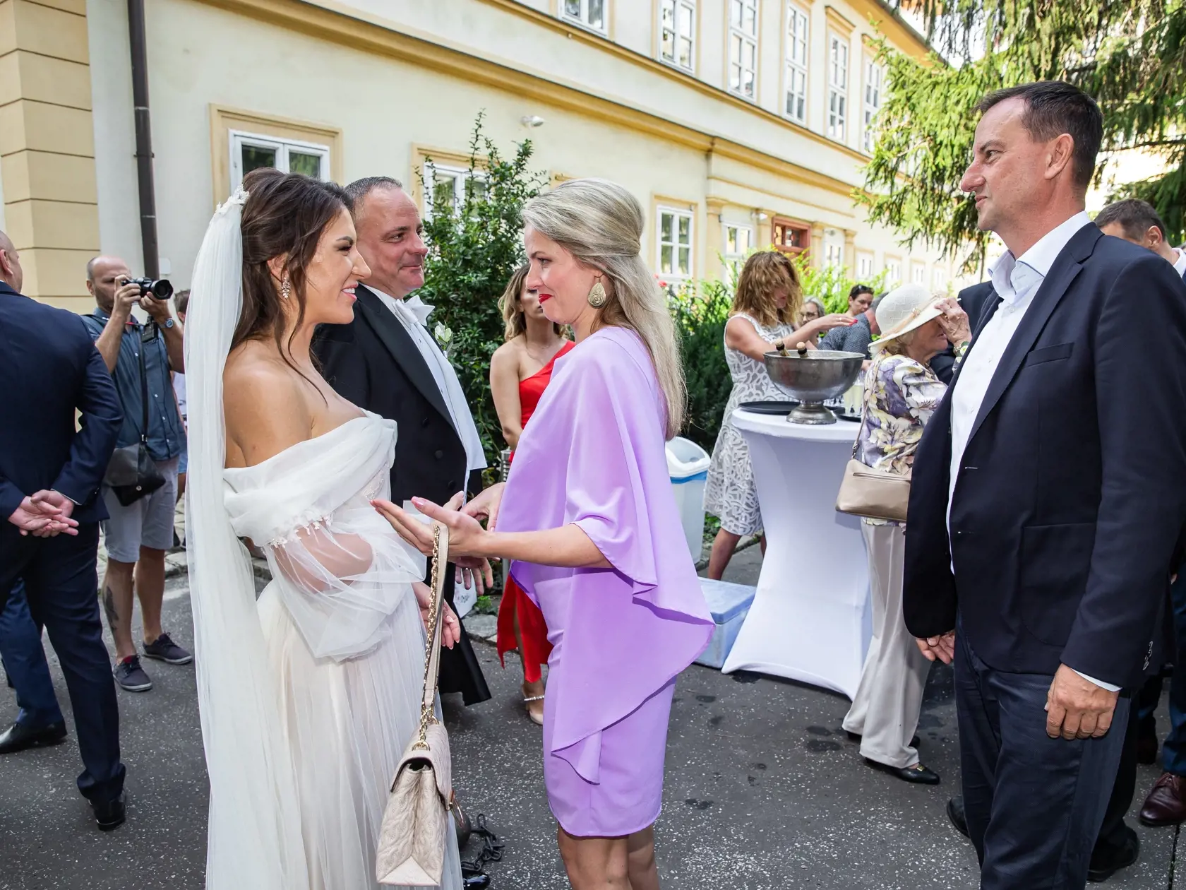 Svadba Juraja Drobu a Miroslavy Valovičovej v Bratislave. Na snímke je Miroslava Valovičová, Juraj Droba, Barbora Palovcová a Daniel Krajcer.