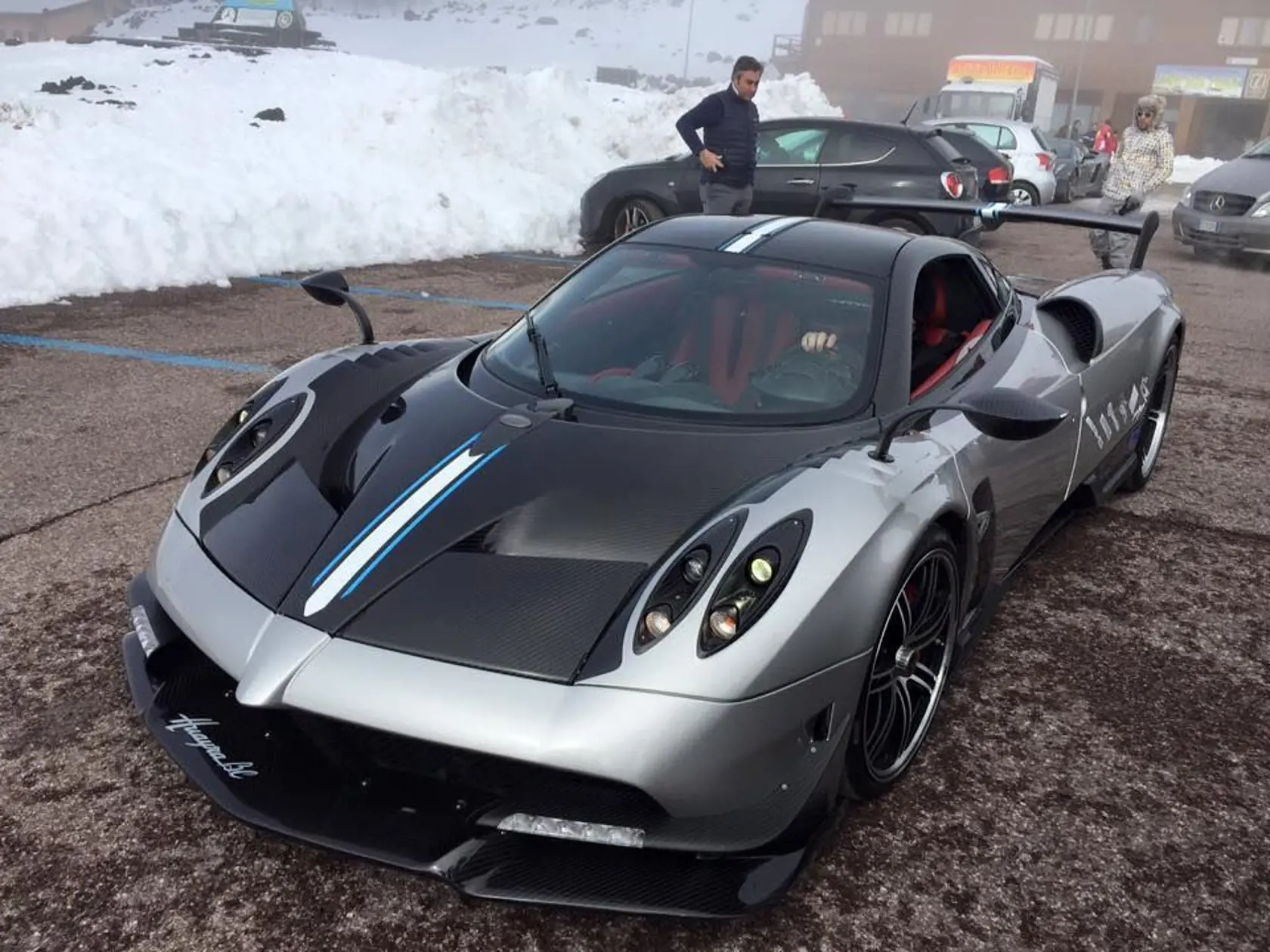 Pagani Huayra BC v lyžiarskom rezorte na Sicílii