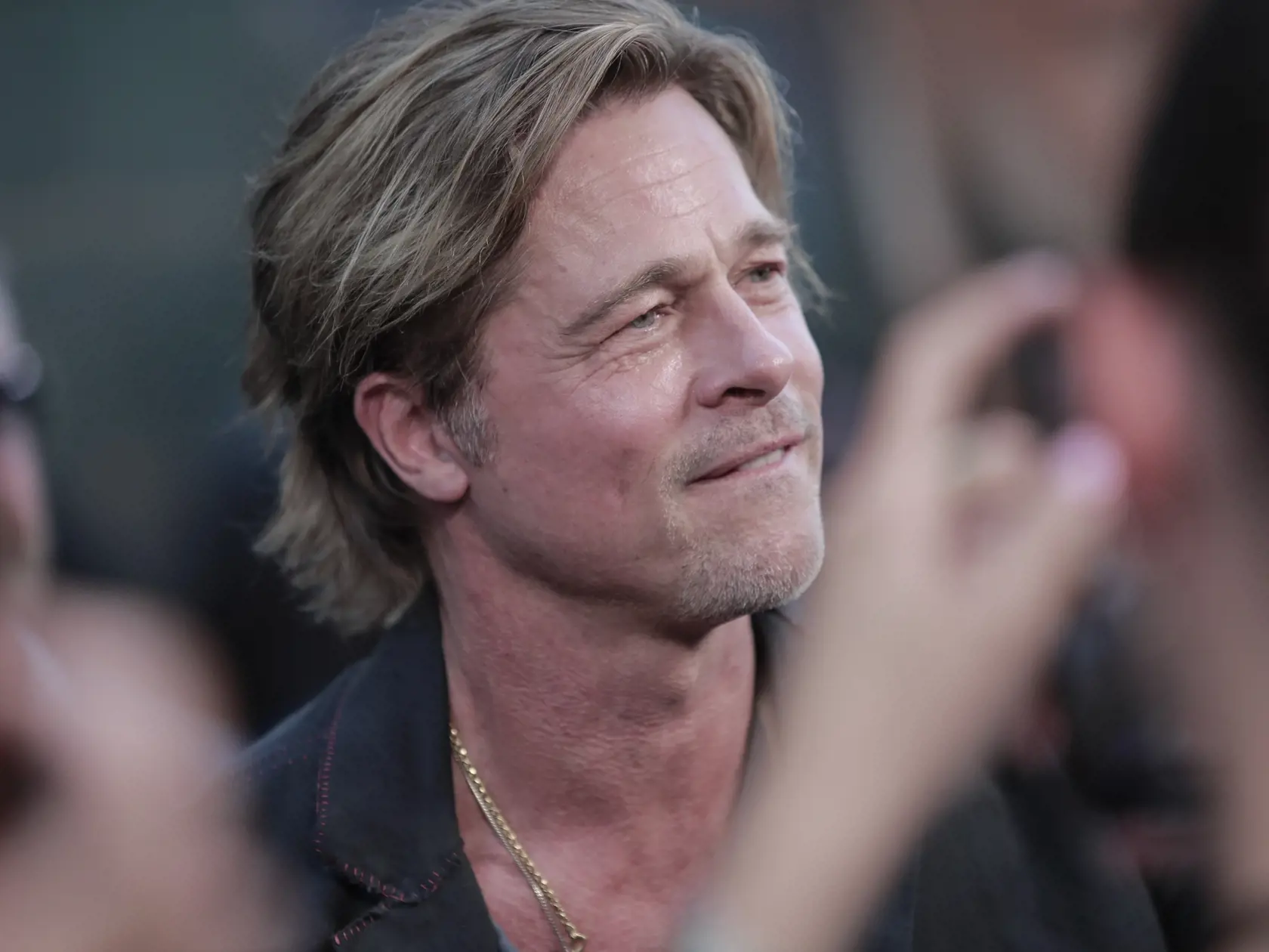 EBE 21 Paríž - Na snímke americký herec Brad Pitt (vo filme Ladybug, americký zabijak) prichádza na premiéru americkej akčnej komédie Bullet Train na motívy japonského románu Maria Beetle autora Kotaro Isaka v Paríži 18. Júla 2022. FOTO TASR/AP

Brad Pitt arrives for the premiere of the film 'Bullet Train' in Paris, Monday, July 18, 2022. (AP Photo/Lewis Joly)