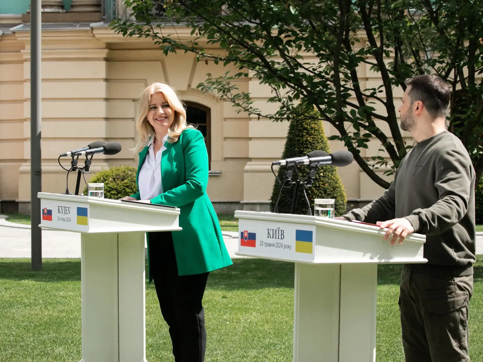Ukrajinskému prezidentovi zase udelila slovenské štátne vyznamenanie Rad Bieleho dvojkríža 1. triedy.