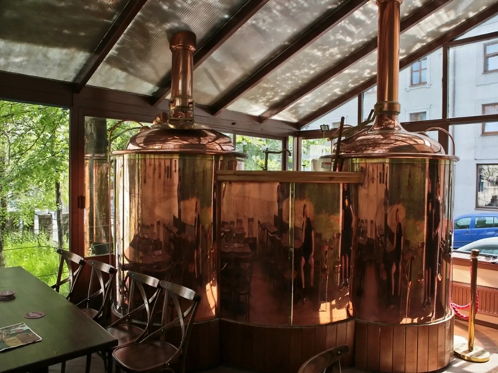 Zámocký pivovar: Pivo je varené priamo pred očami návštevníkov.