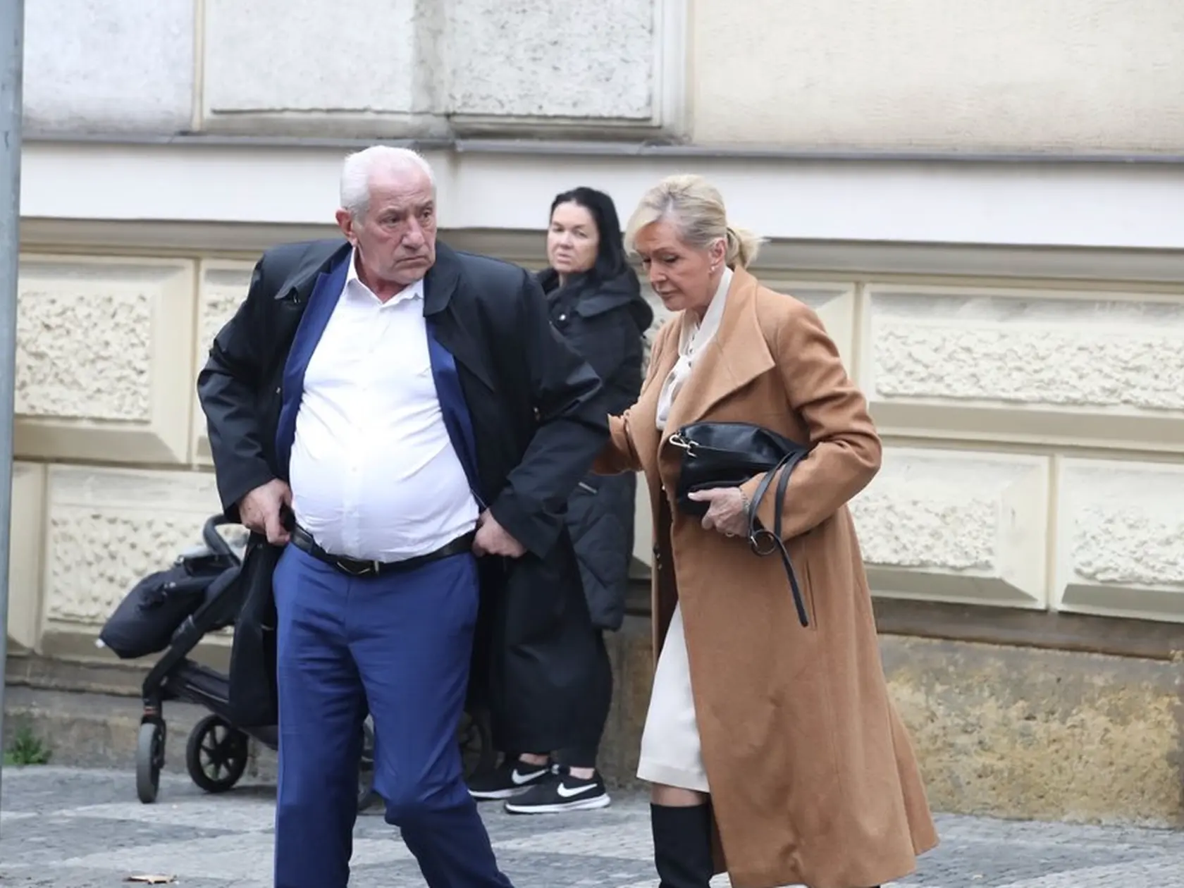 15. apríl 2025: Posledná rozlúčka s Aničkou Slováčkovou (†29): Na snímke Helena Vondráčková s manželom Martinom Michalom.