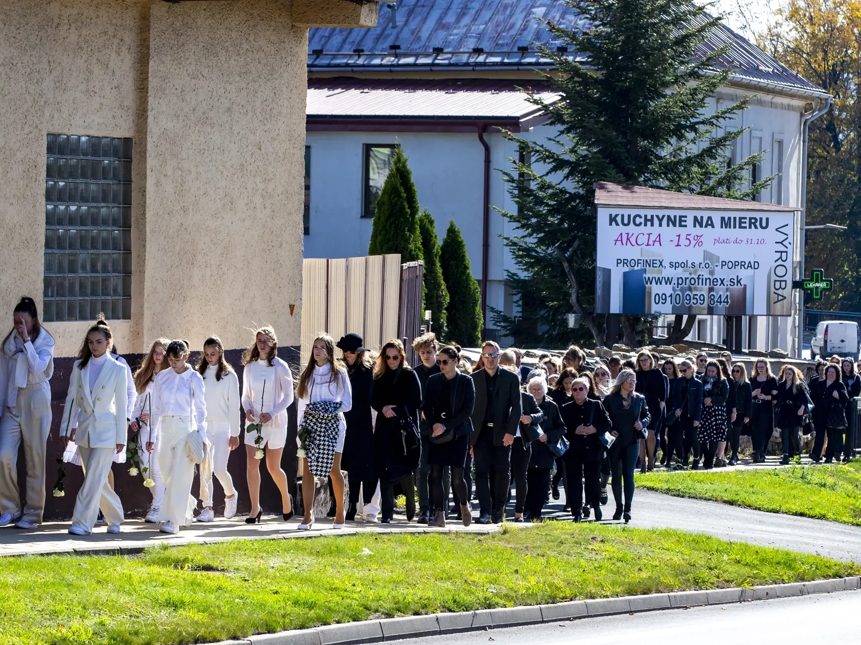 V Poprade sa konala posledná rozlúčka s Broňou Božoňovou, ktorá prišla o svoj život pri tragickej nehode na Zochovej ulici v Bratislave.